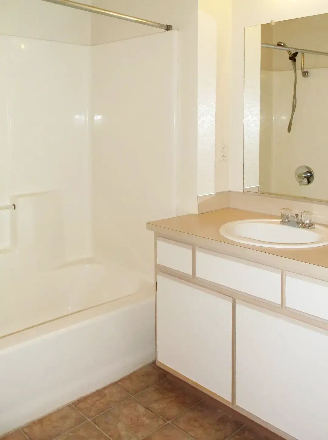 Triple Crown Apartments & Townhomes - Salem - SMI Property Management