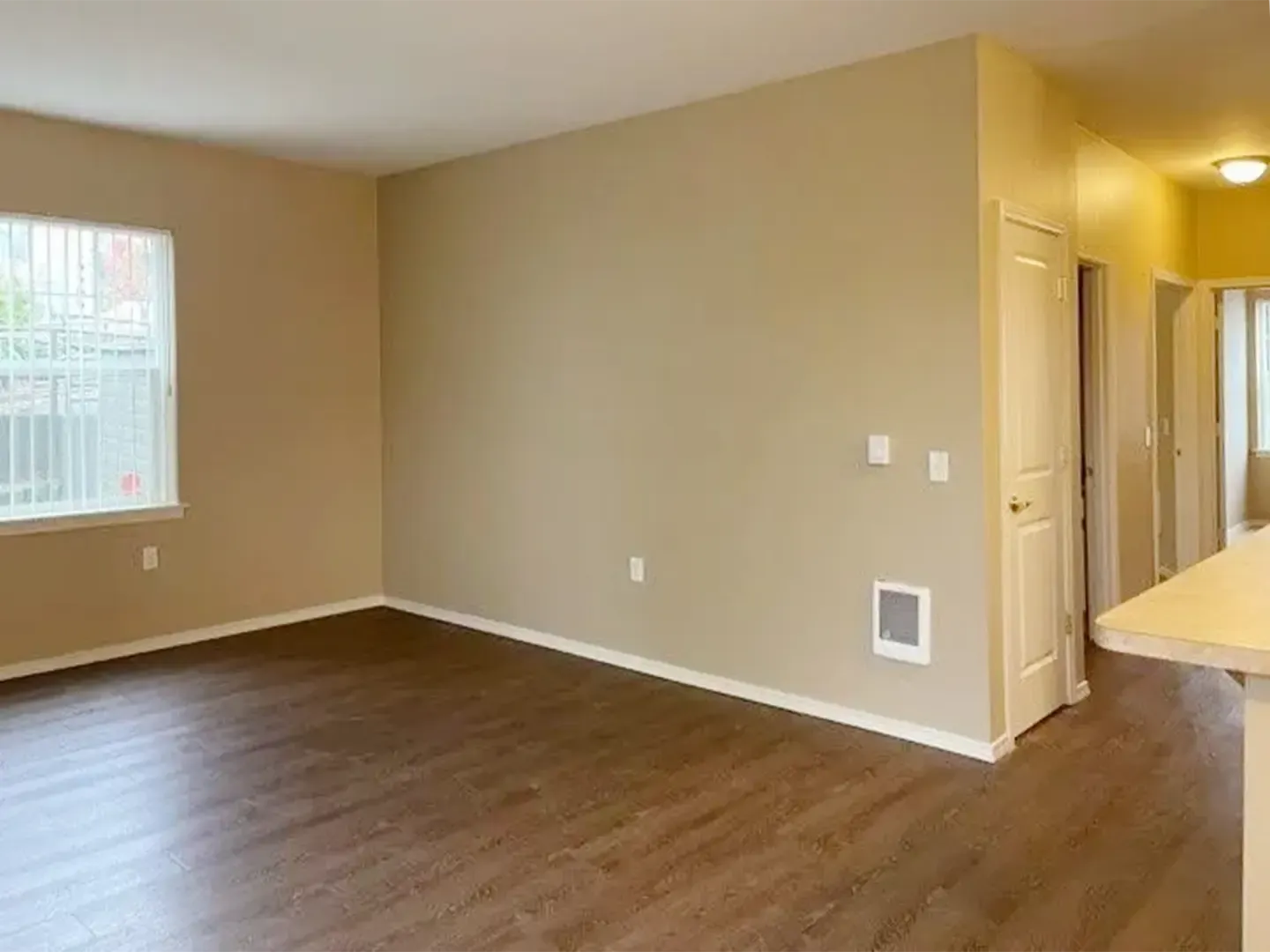 Valley Pointe Apartments - McMinnville, OR - SMI Property Management