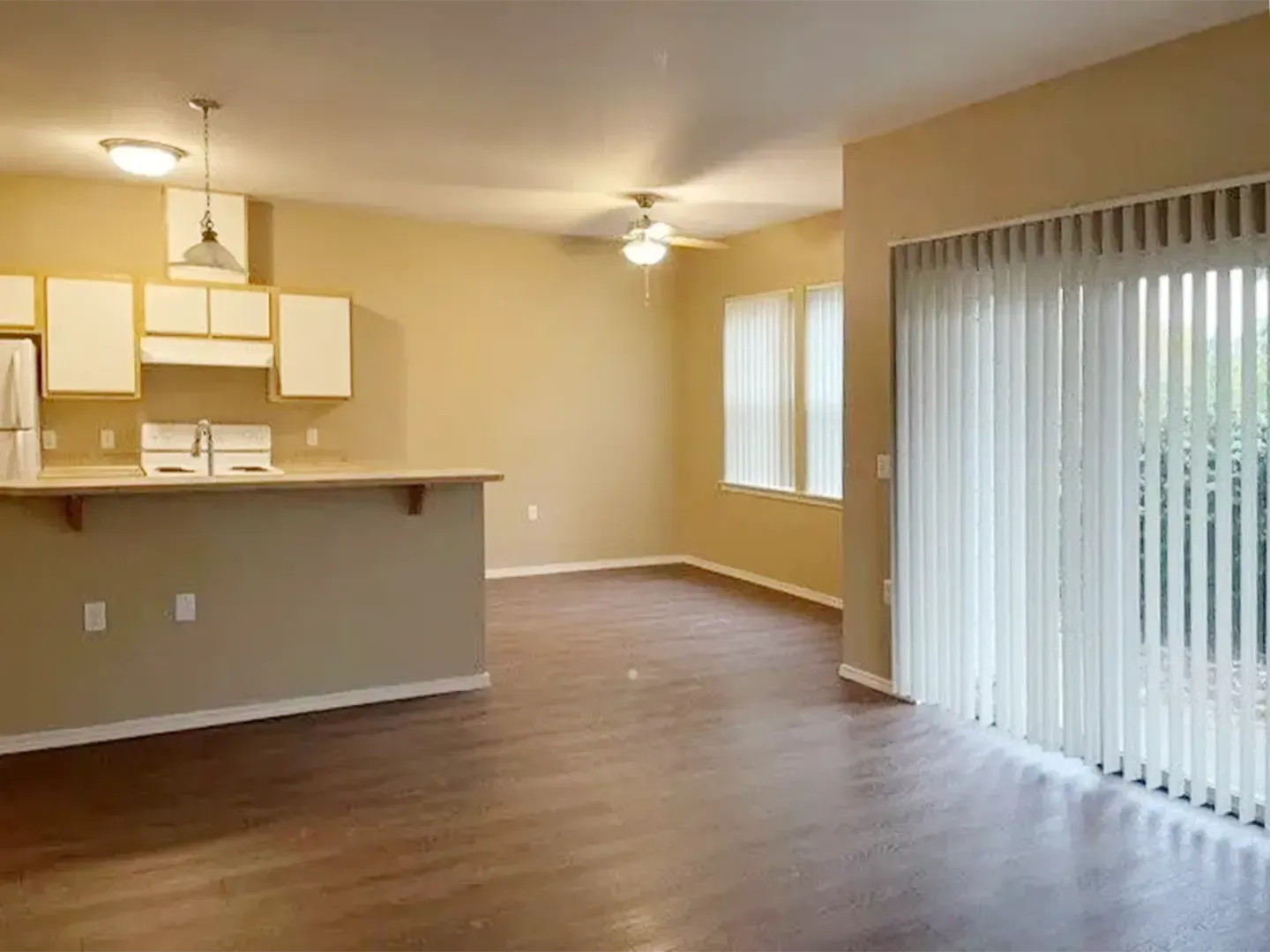 Valley Pointe Apartments - McMinnville, OR - SMI Property Management