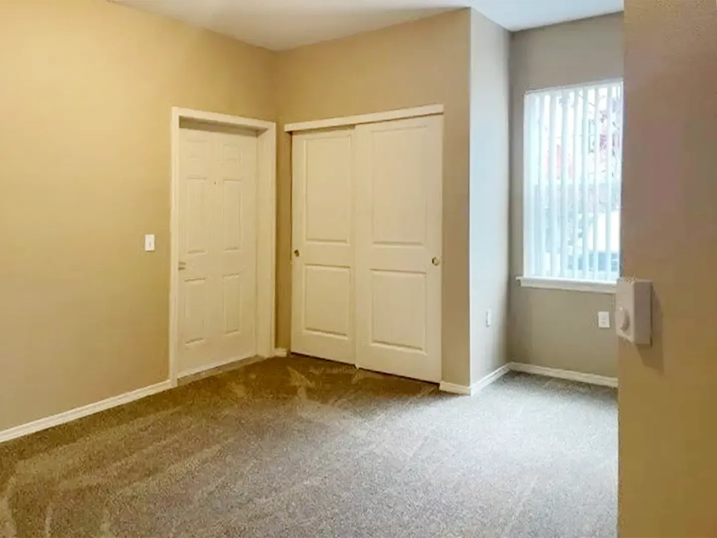 Valley Pointe Apartments - McMinnville, OR - SMI Property Management