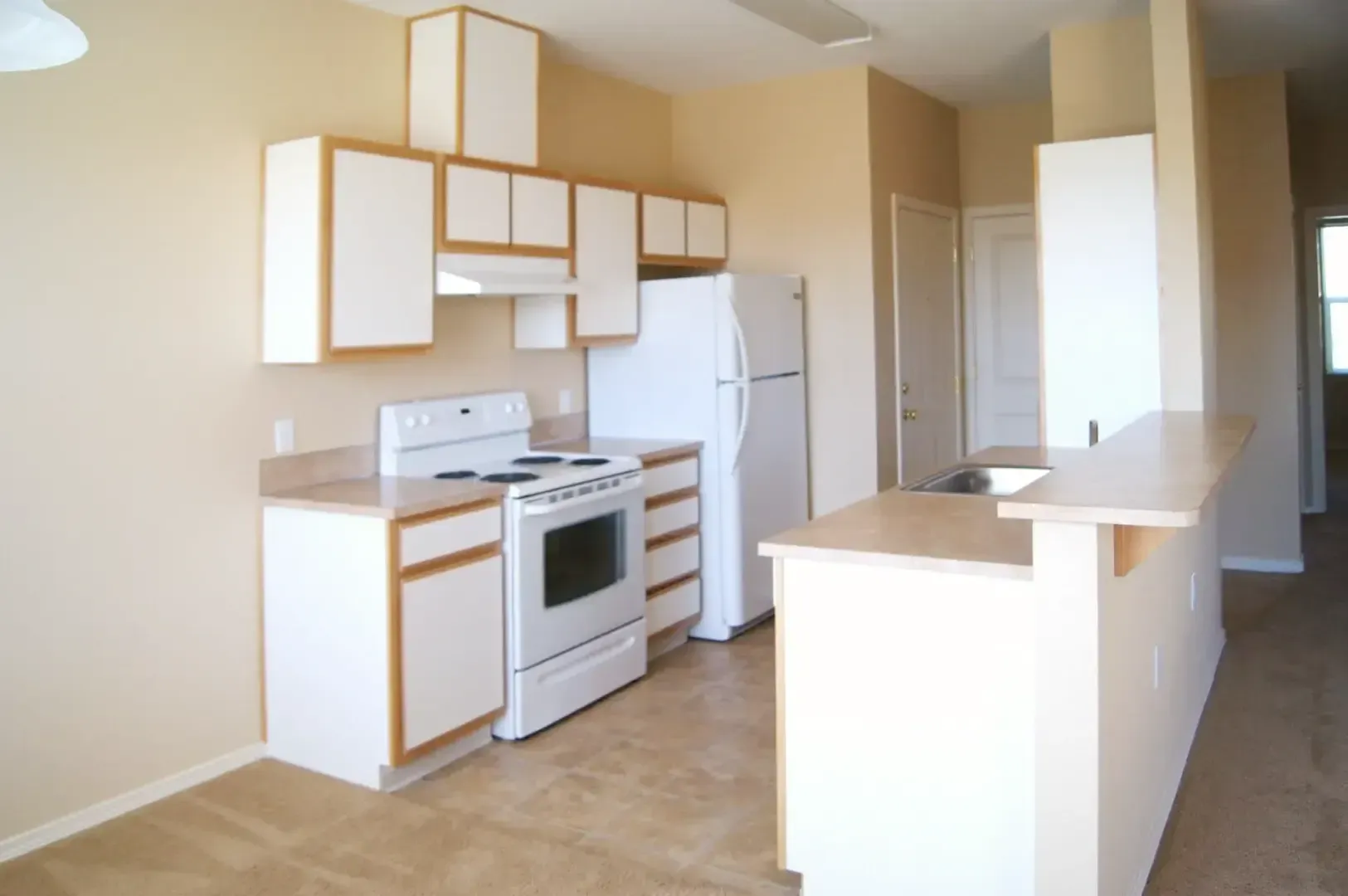 Valley Pointe Apartments - McMinnville, OR - SMI Property Management