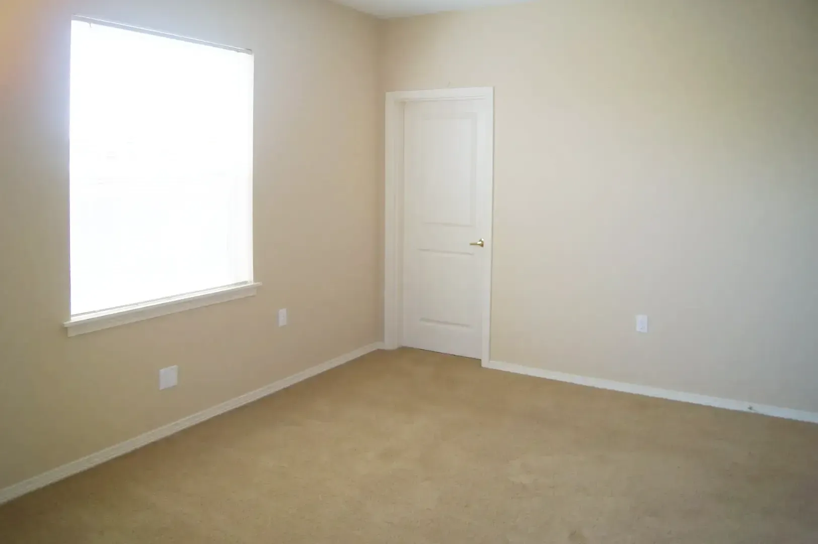 Valley Pointe Apartments - McMinnville, OR - SMI Property Management