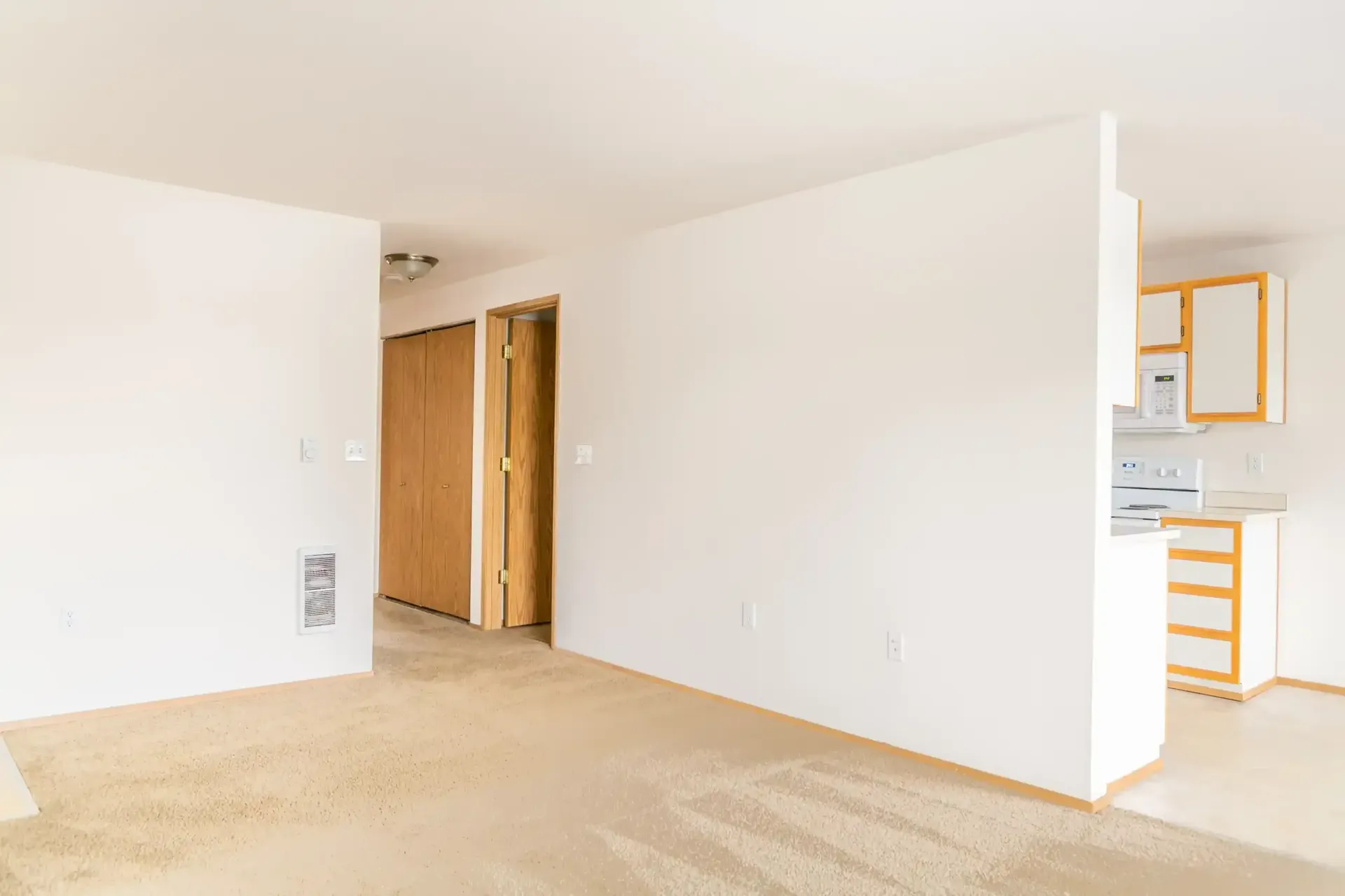 SMI Property Management - Willow Creek - 872 Belmont Ave SW, Albany, OR 97321