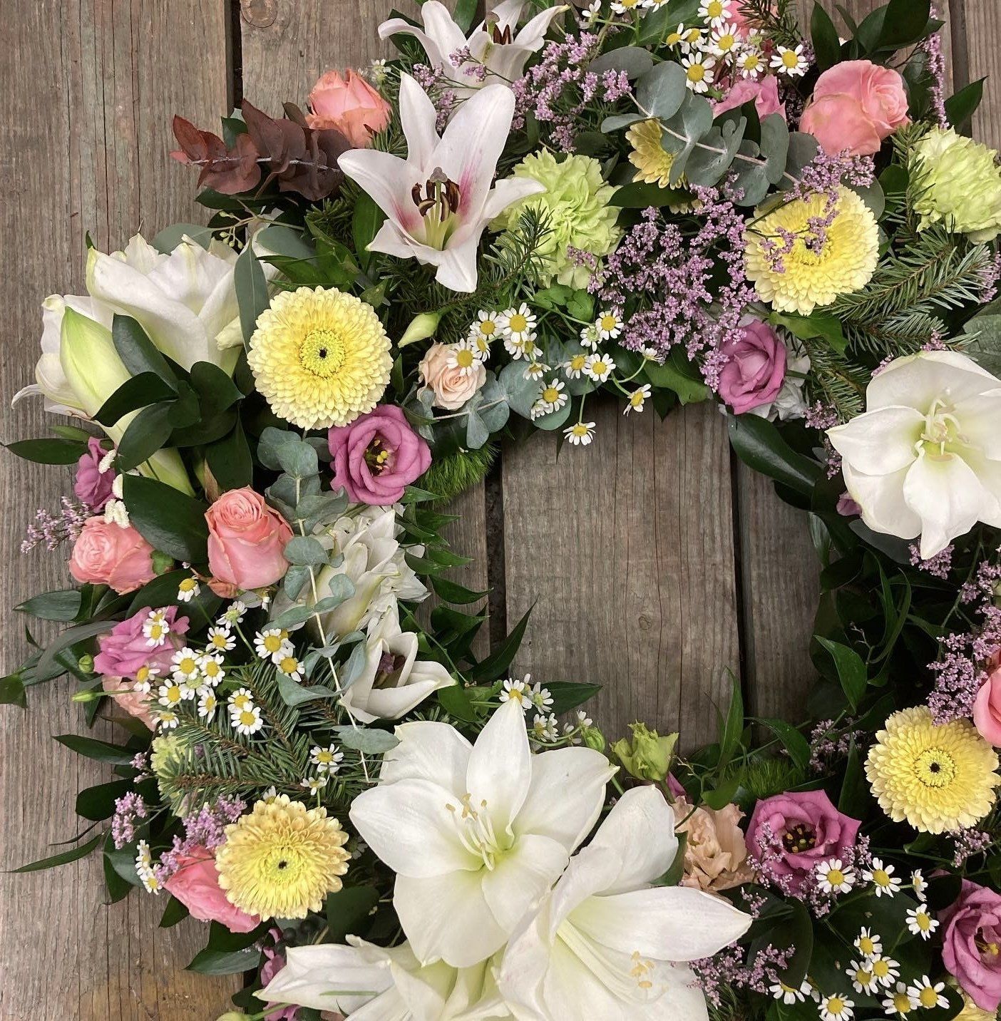 Blumenkranz Lilien und Gerbera