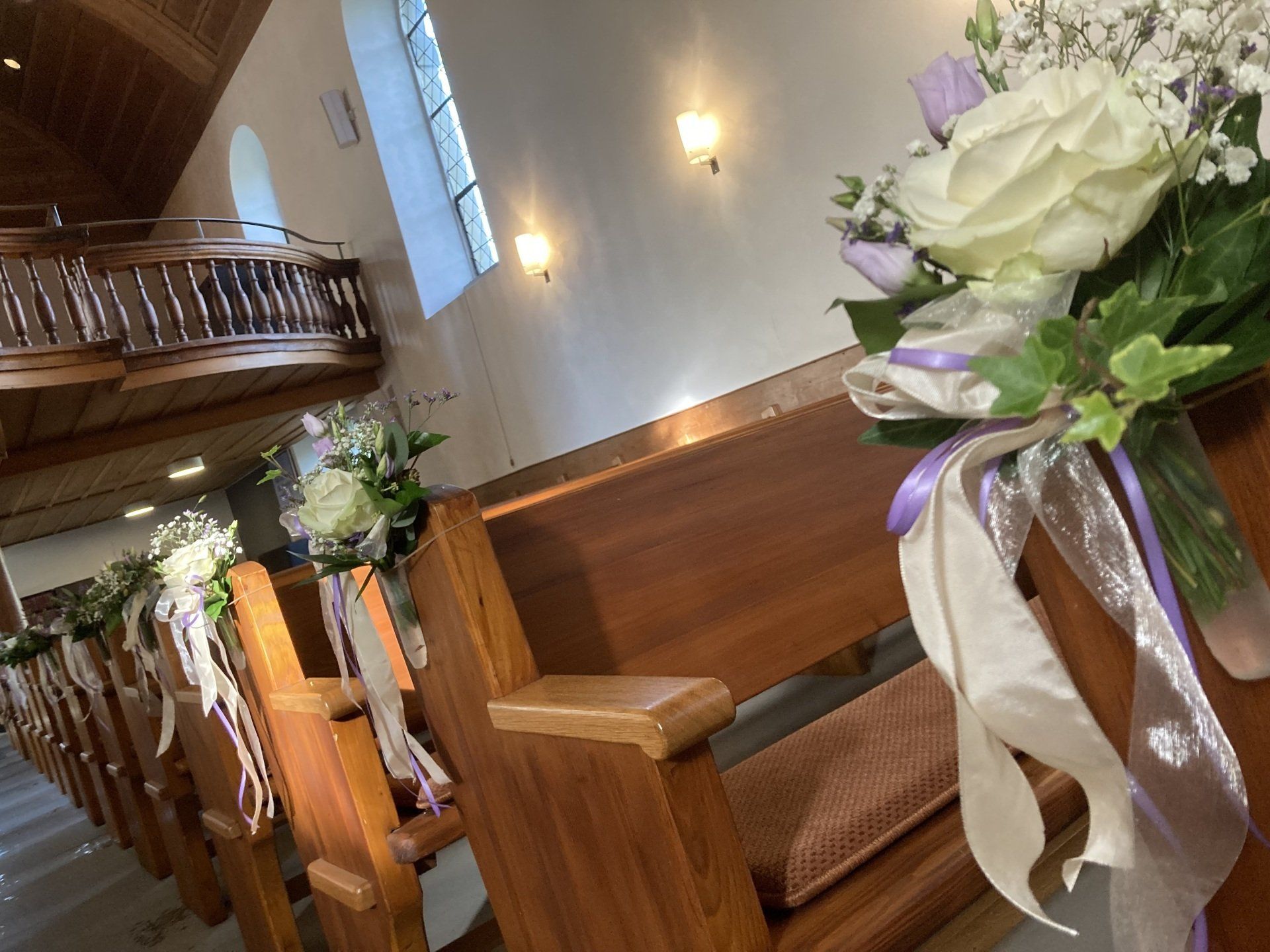 Verzierung von Kapellenbänken