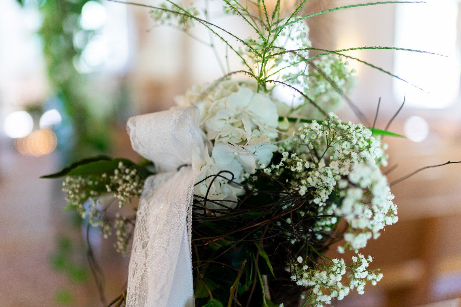 Strauß mit weißer Schleife Casa Flora