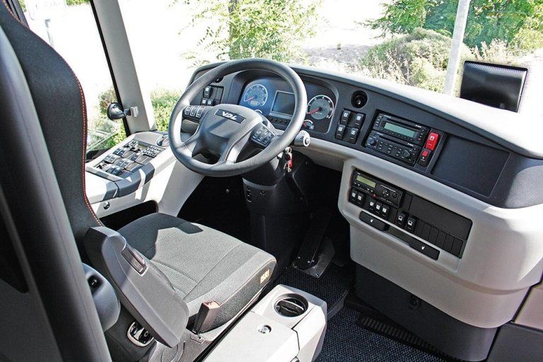 Sedile del conduttore, il pannello di controllo e la migliore tecnologia