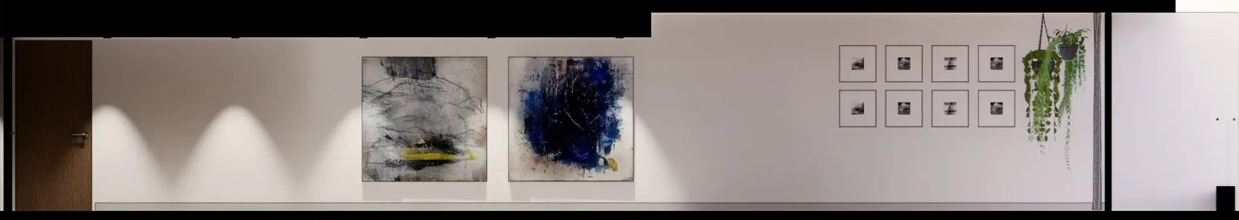 Una imagen borrosa de una habitación con pinturas en la pared.