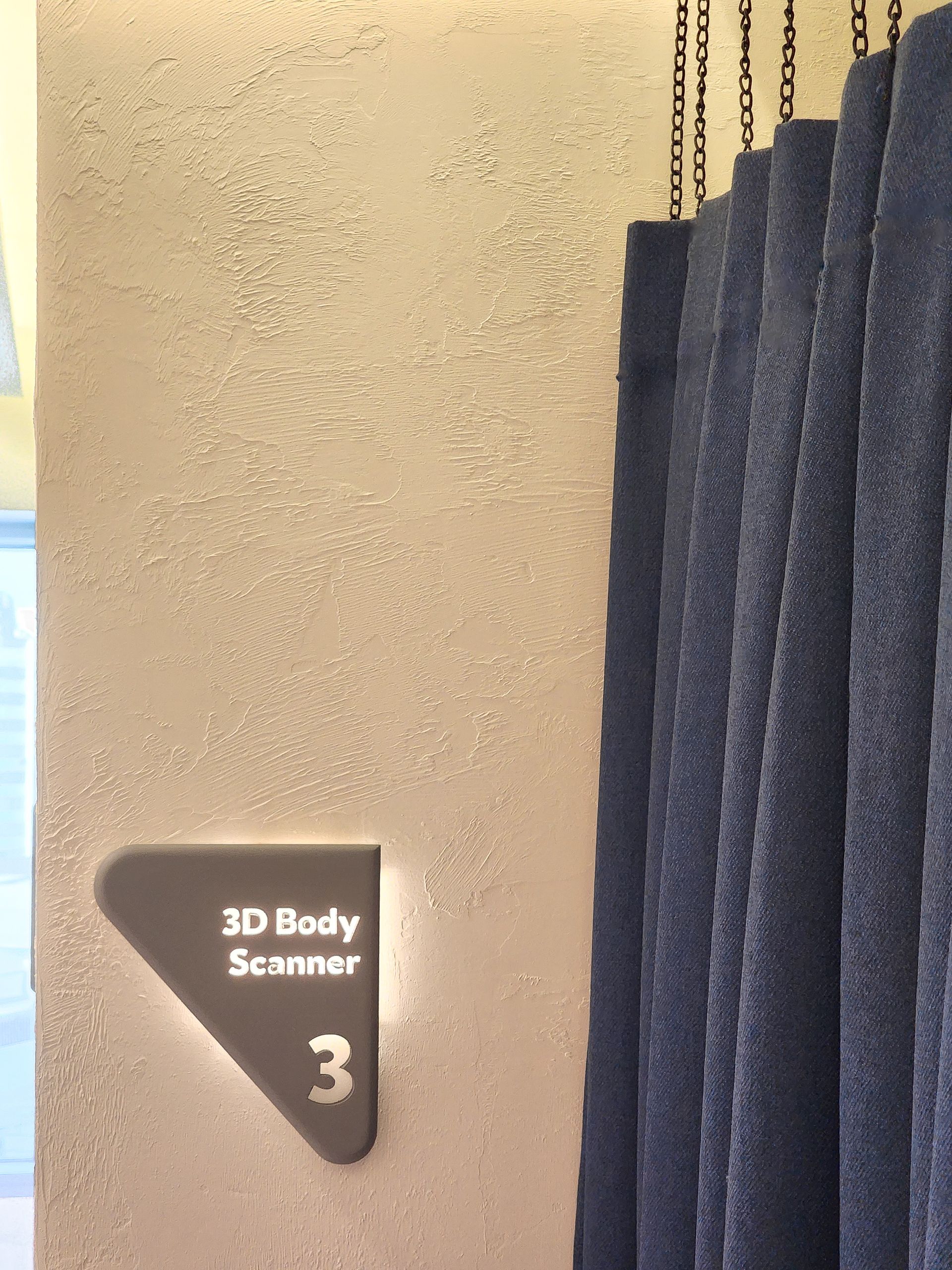 Un cartel que dice escáner corporal 3D.