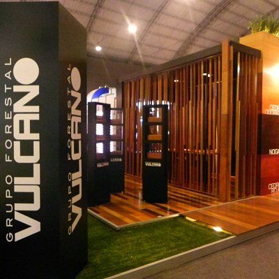 Un cartel que dice grupo forestal vulcano.