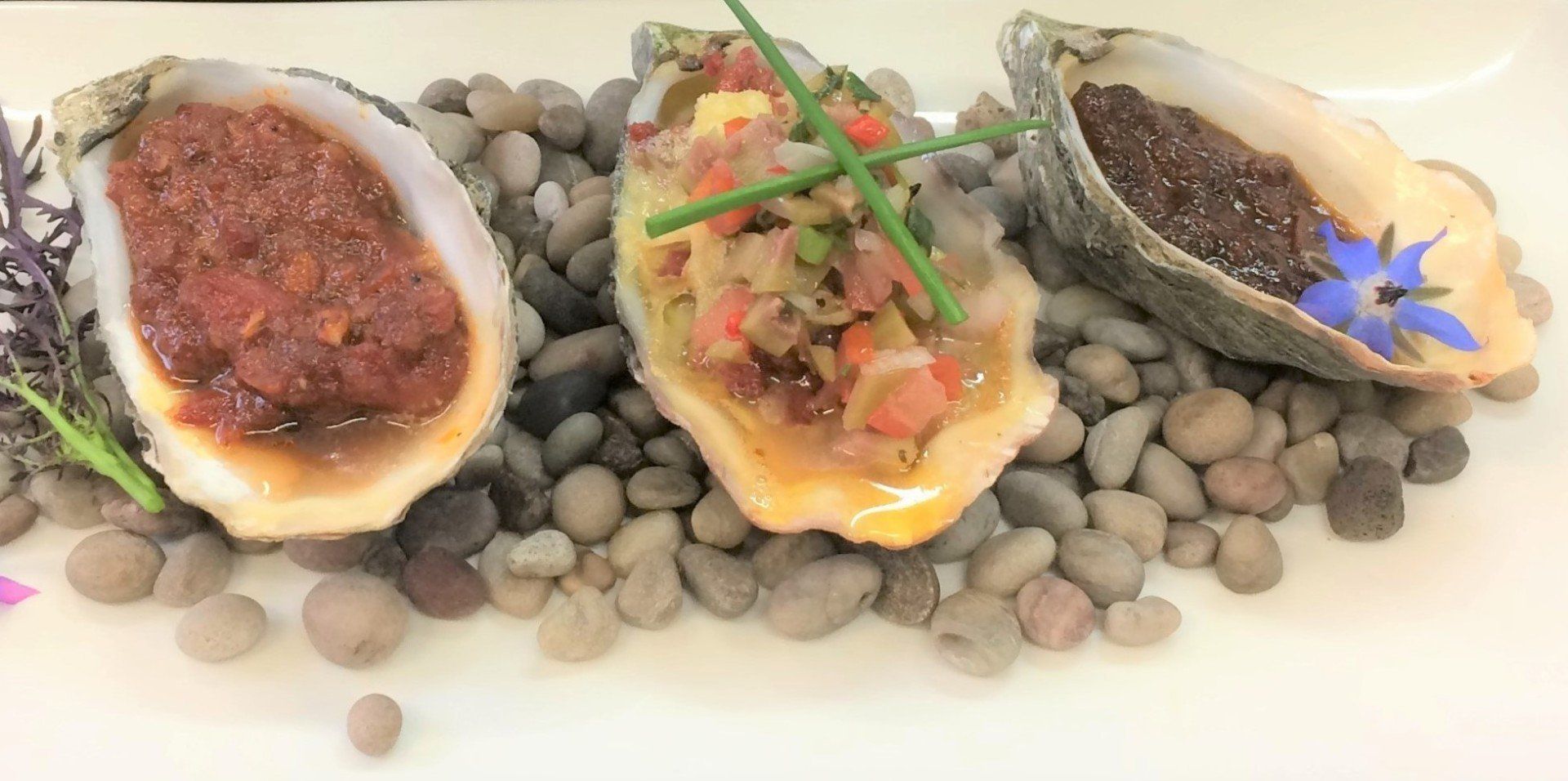 trio of oysters