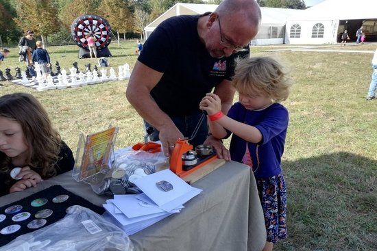 badges pins animation activite