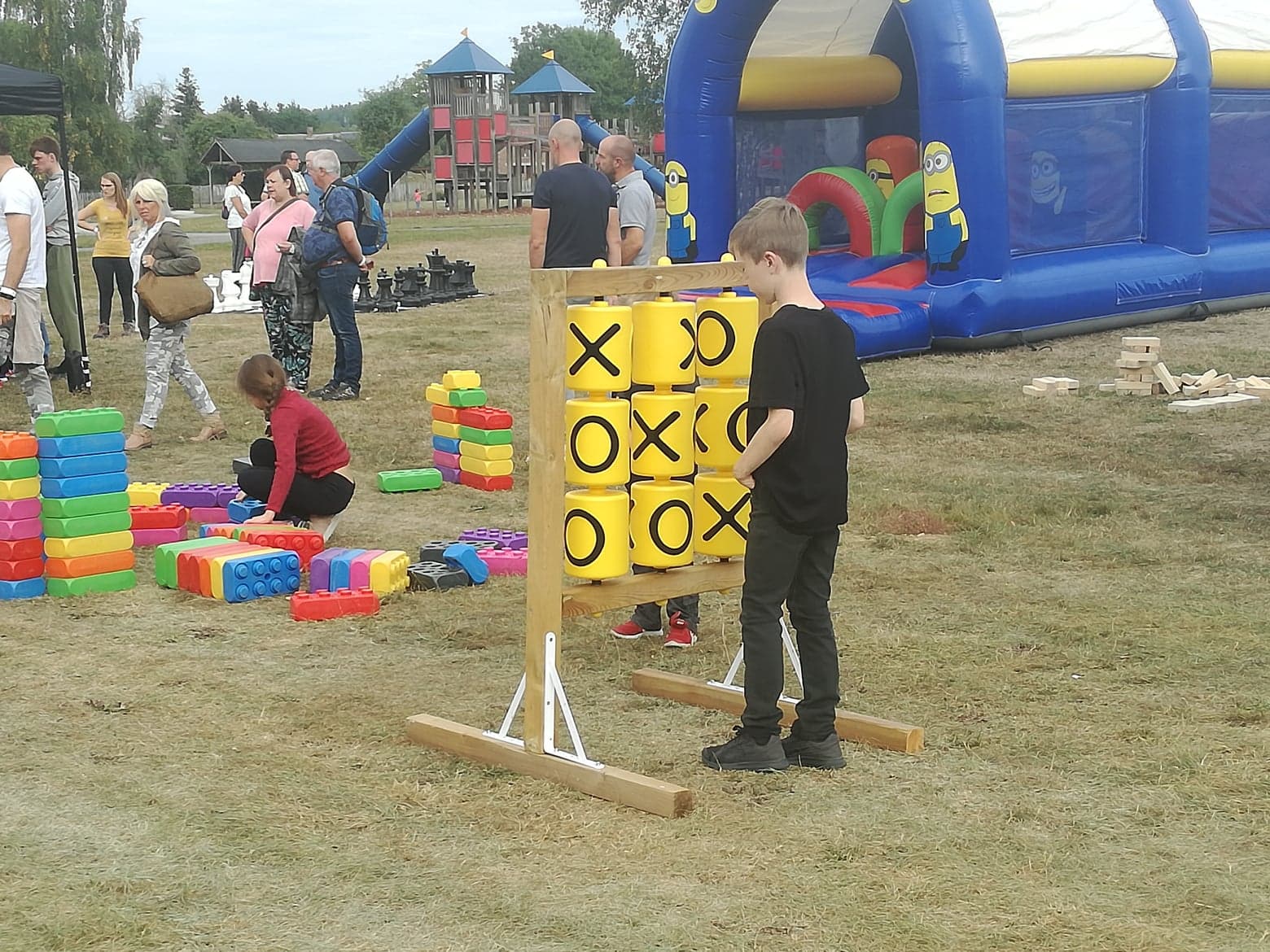 Oxo chateau gonflable jeux han sur lesse grottes