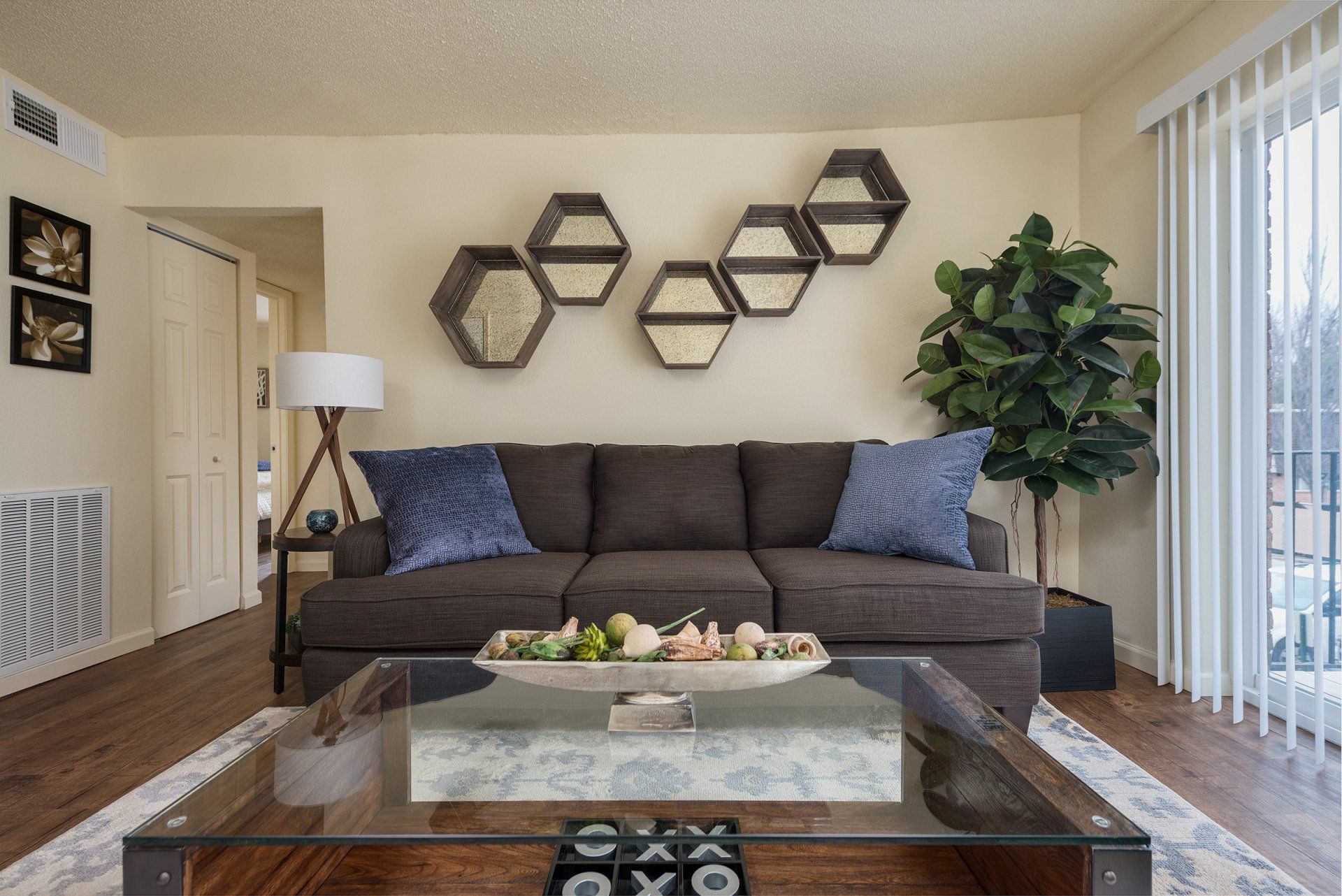 Westport Crossing Apartments apartment living room - staged.