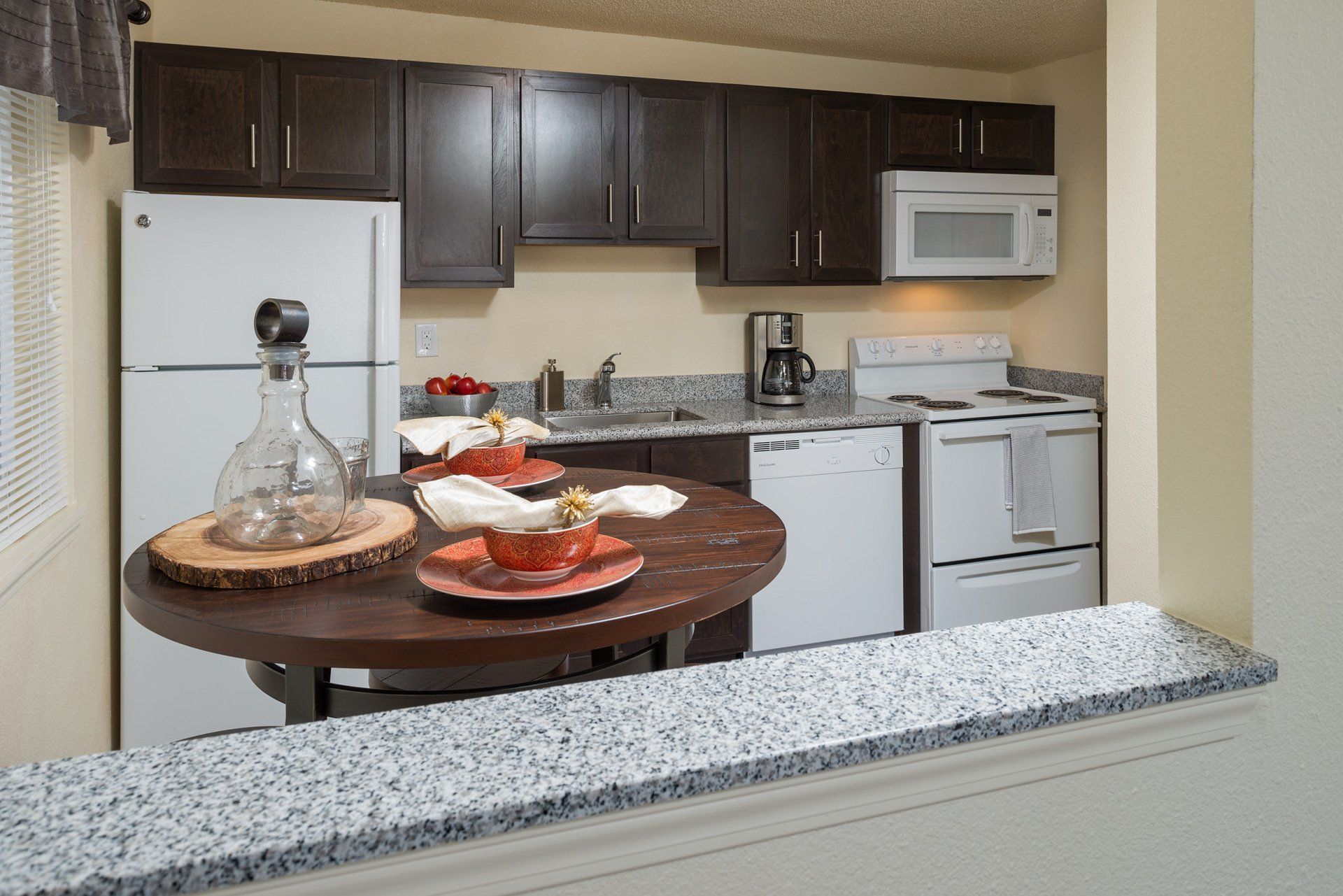 Westport Crossing Apartments kitchen - staged.