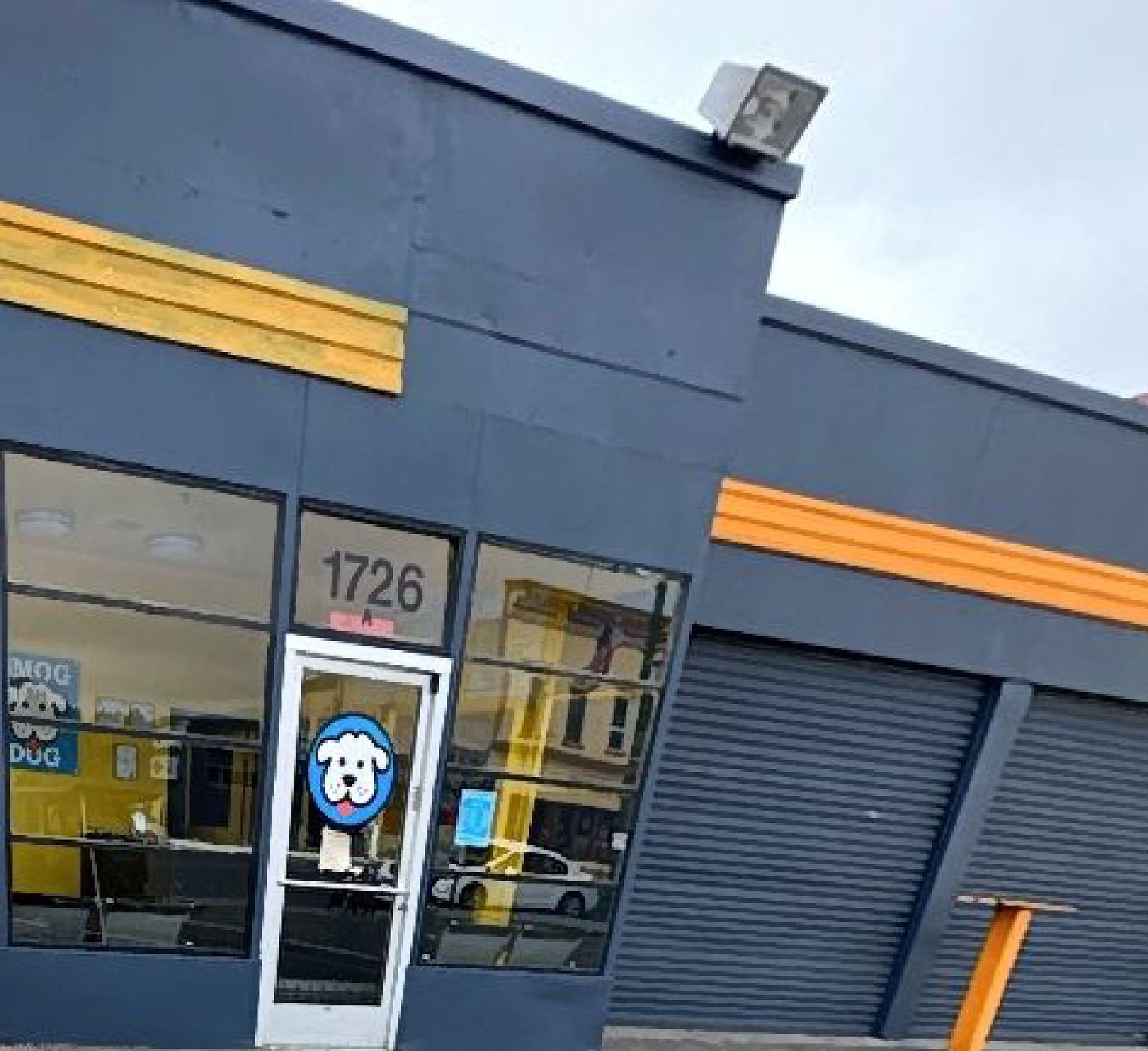 A building with the number 1726 on it