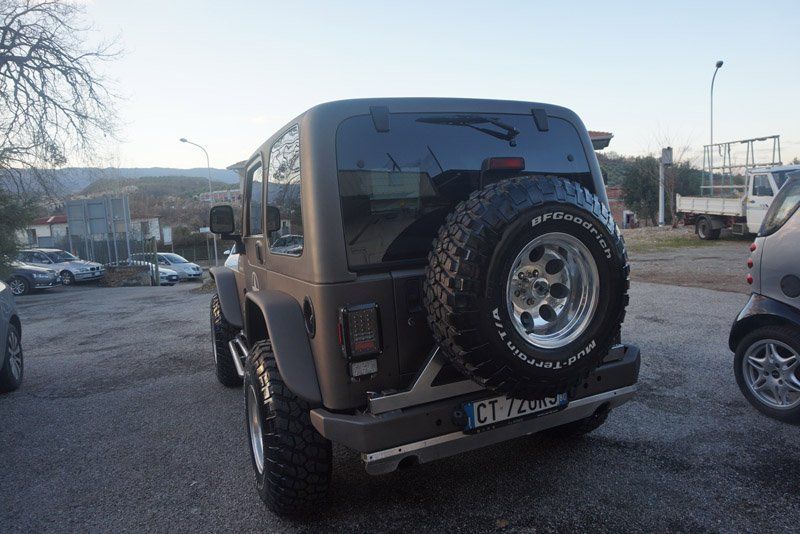 Wrangler vista da dietro