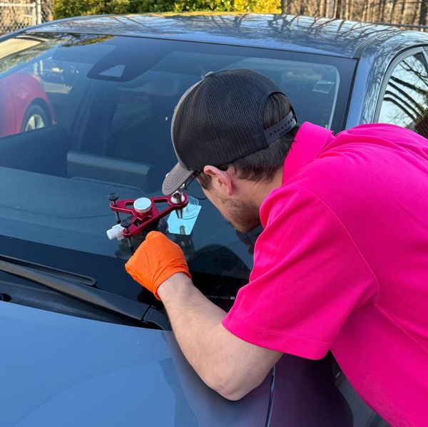 Windshield replacement & repair service in Woodstock, GA Windshield replacement & repair service in Woodstock, GA