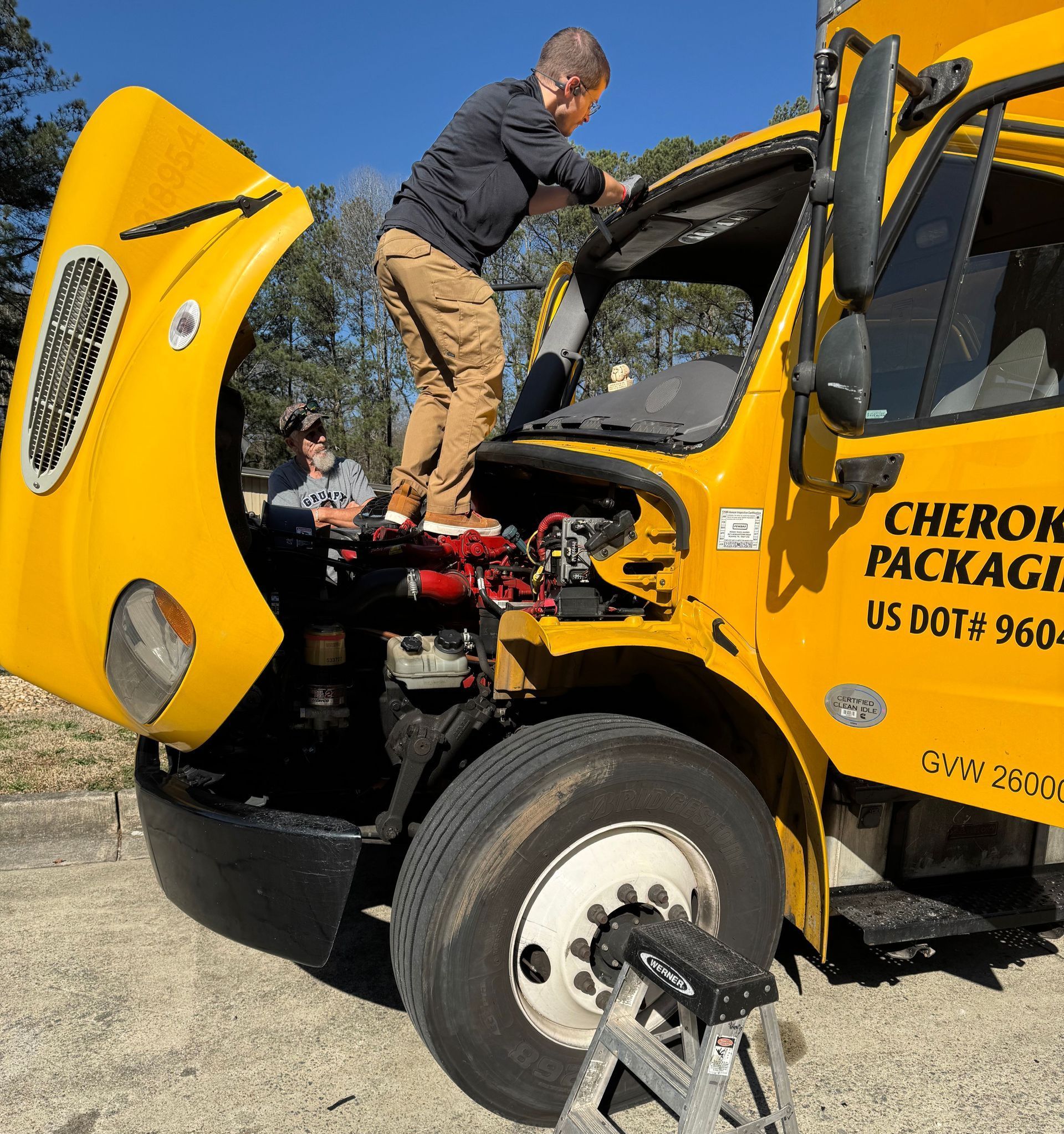 Semi & Fleet windshield replacement in Woodstock, GA Semi & Fleet windshield replacement in Woodstock, GA