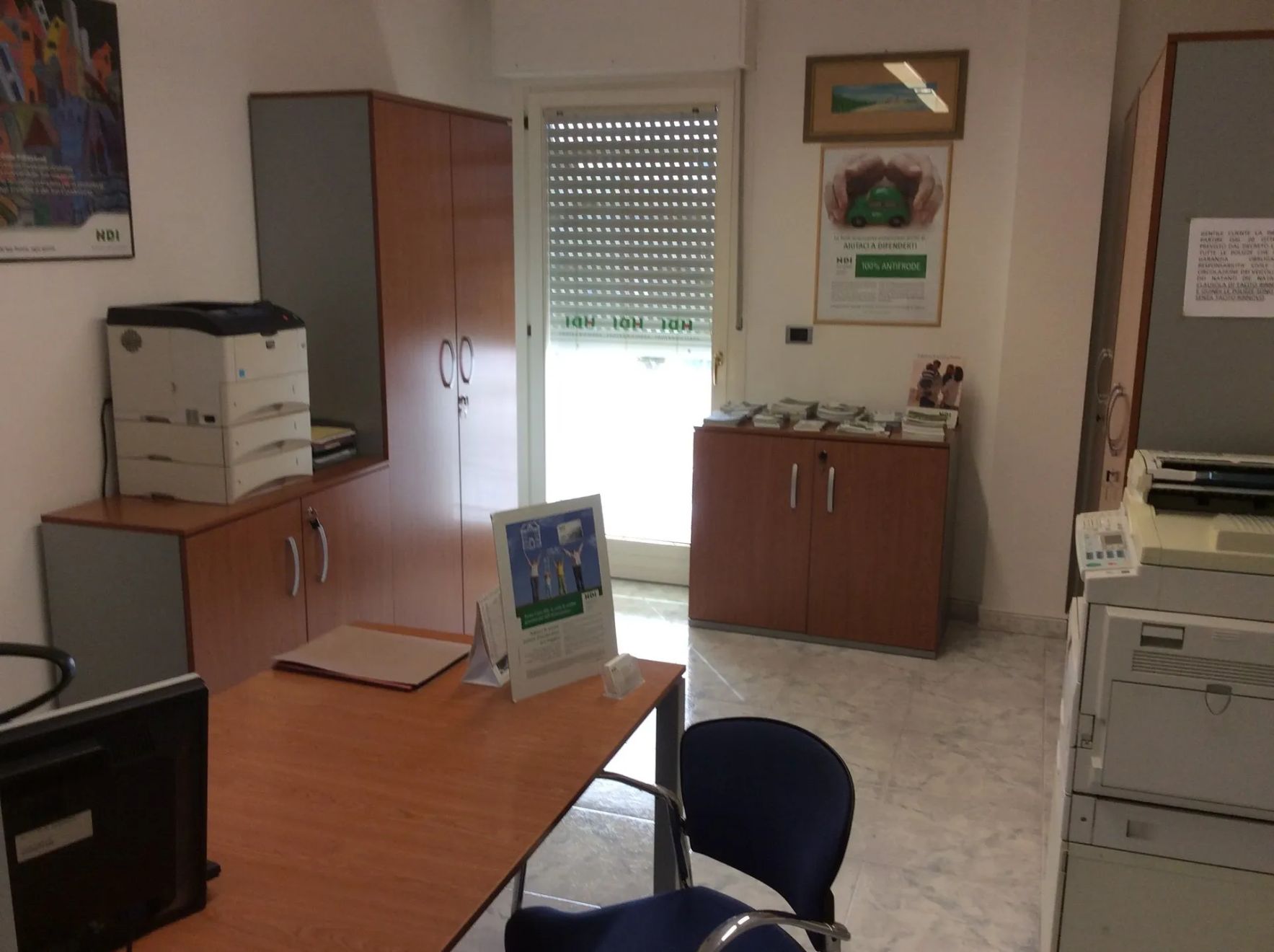 Un'accogliente sala interna della compagnia di assicurazioni