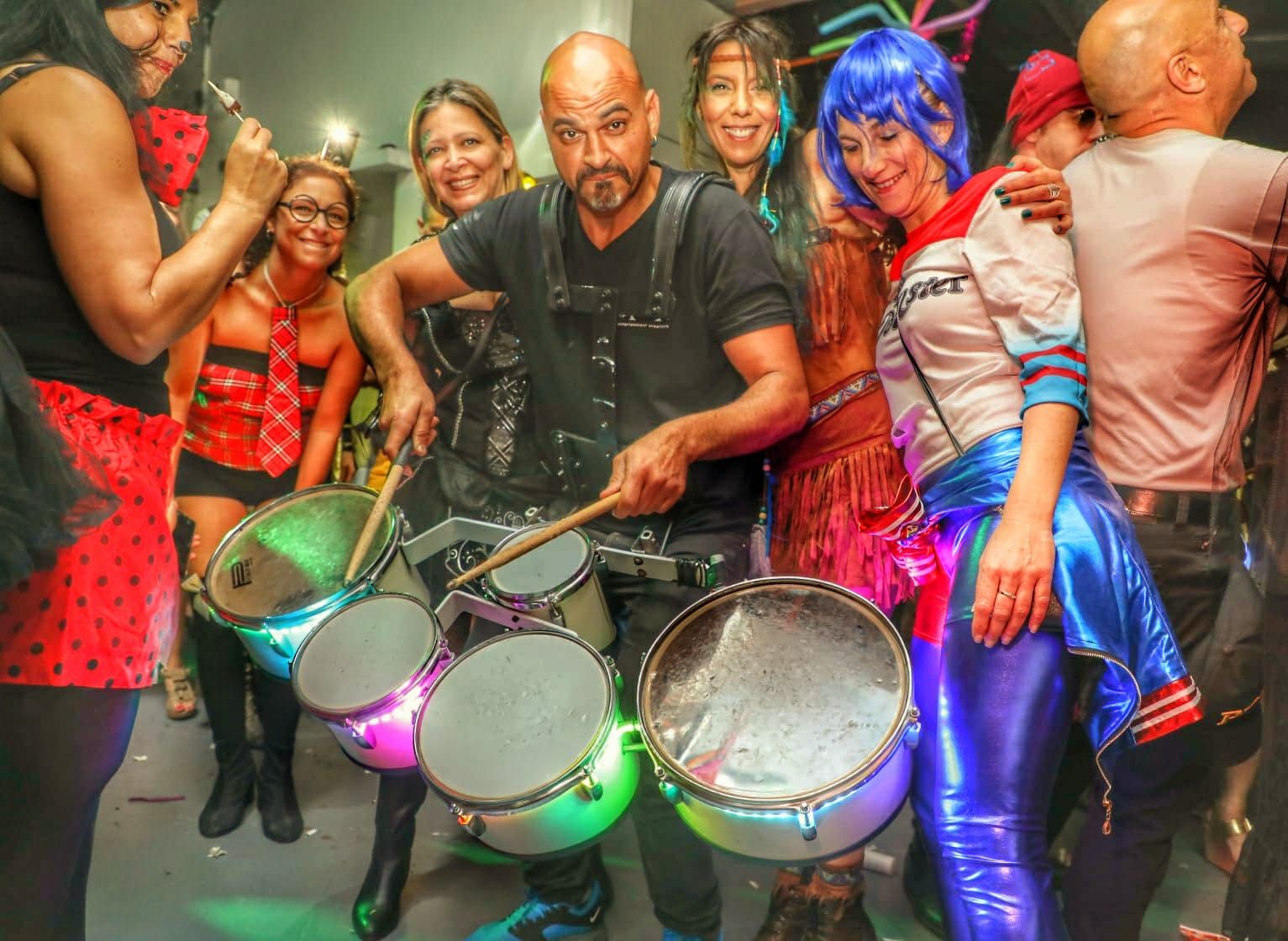 מתופפים לחתונה