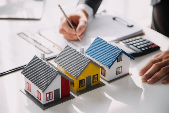 Man is discussing mortgage options with the Client