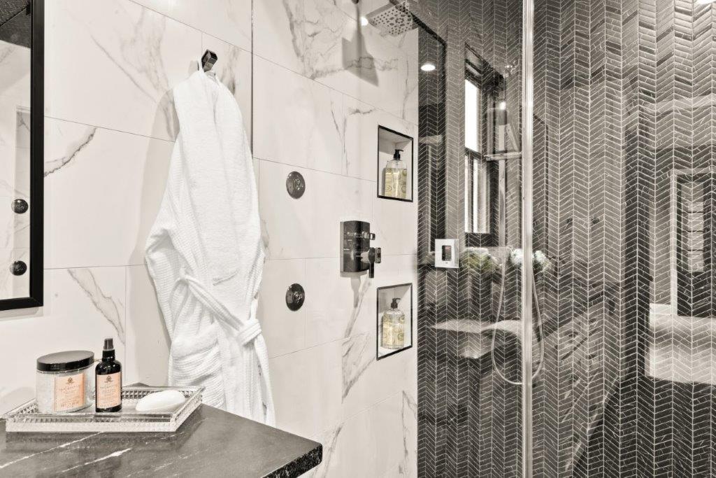 Modern bathroom baton rouge