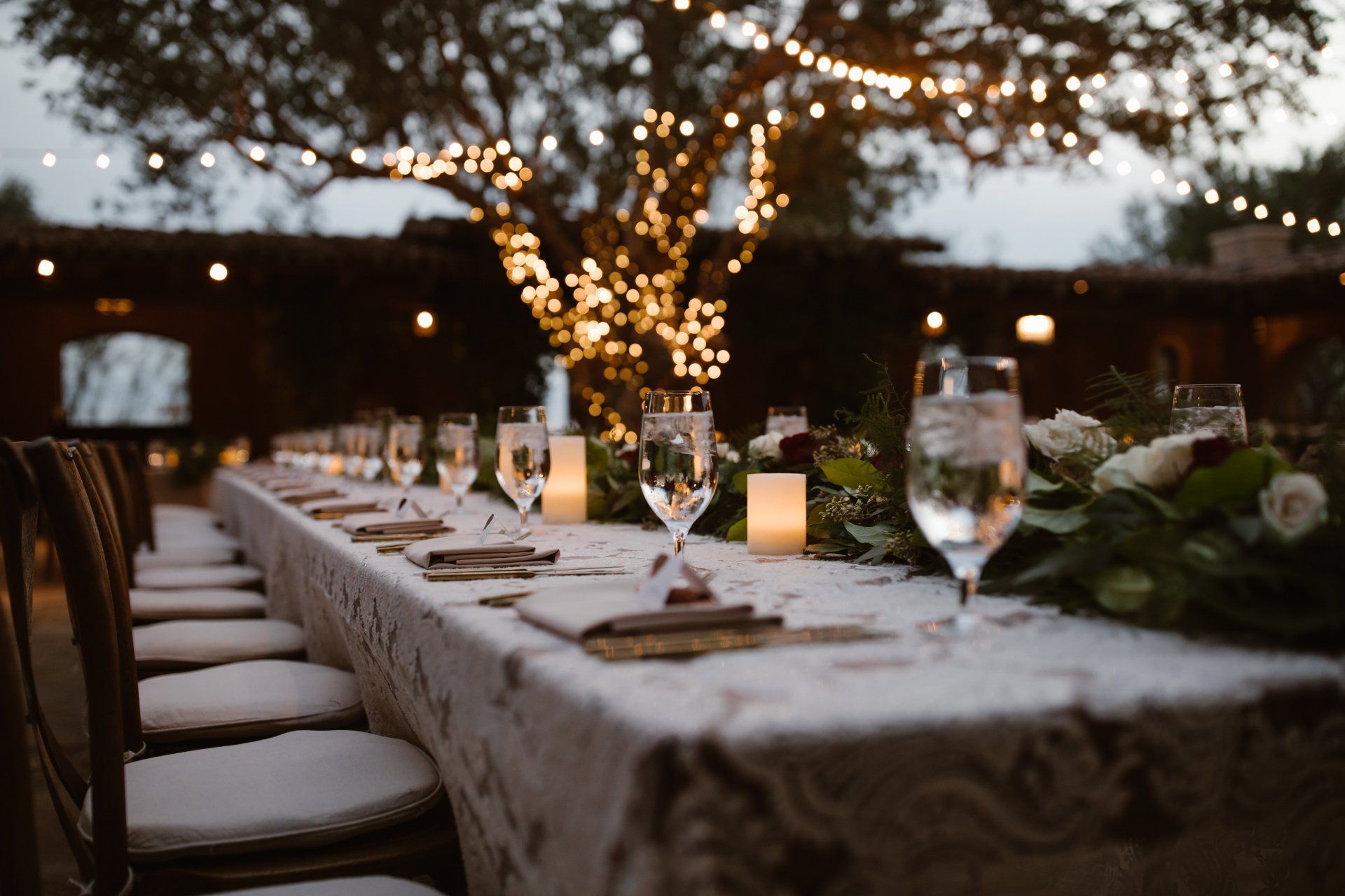 outdoor holiday table