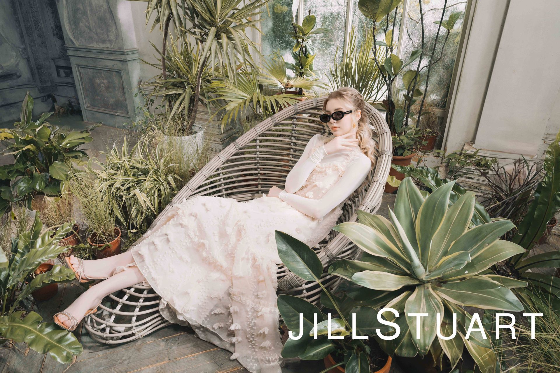 2024 Jill Stuart 眼鏡商品攝影，金屬鏡框、質感光影拍攝、專業平面攝影作品，品牌形象視覺