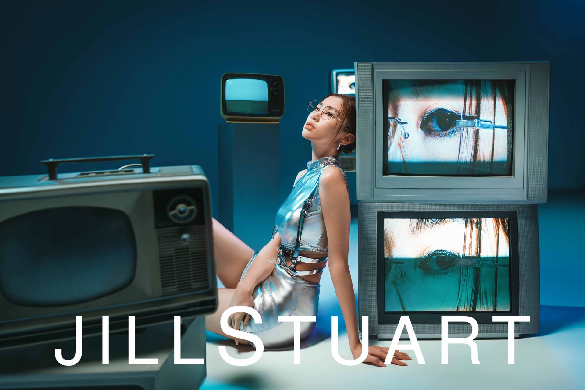 2024 Jill Stuart 眼鏡商品攝影，金屬鏡框、質感光影拍攝、專業平面攝影作品，品牌形象視覺