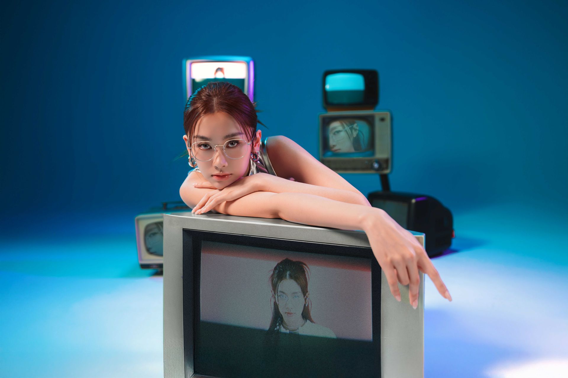 2024 Jill Stuart 眼鏡商品攝影，金屬鏡框、質感光影拍攝、專業平面攝影作品，品牌形象視覺