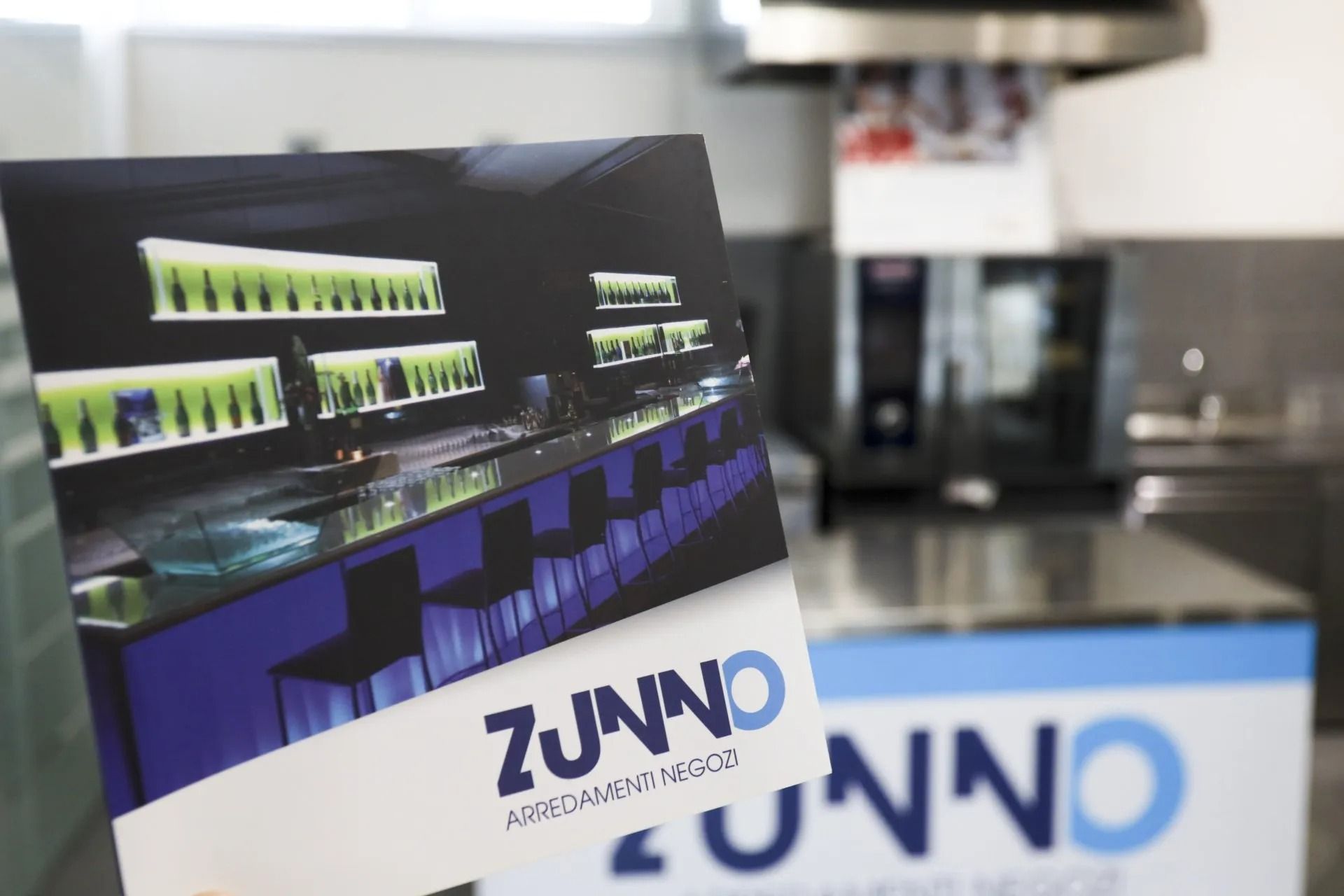 Biglietto da visita con il logo