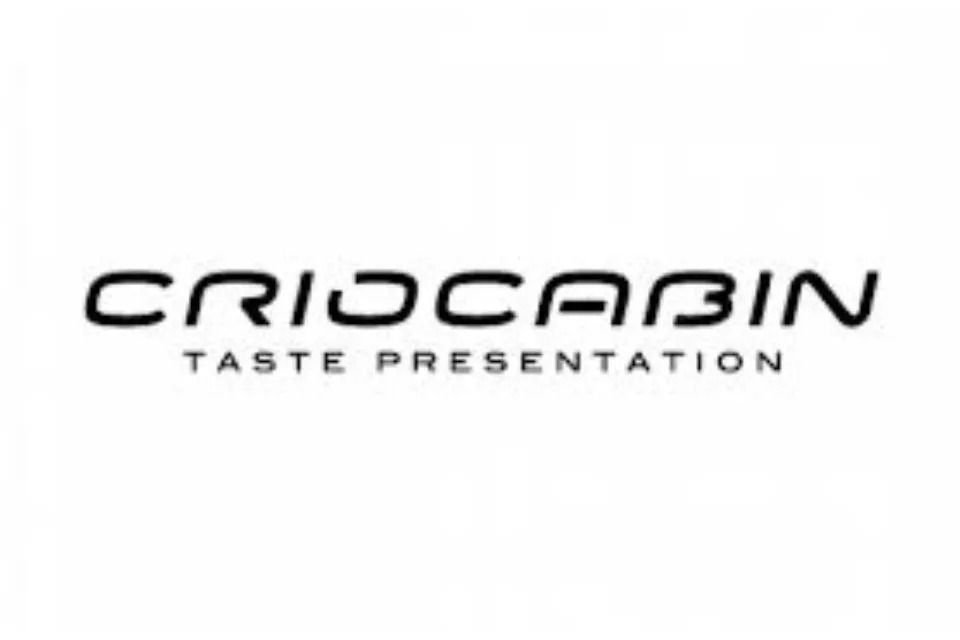 Logo: "CRIO CABIN" in carattere stilizzato e in grassetto sopra "PRESENTAZIONE DEL GUSTO".