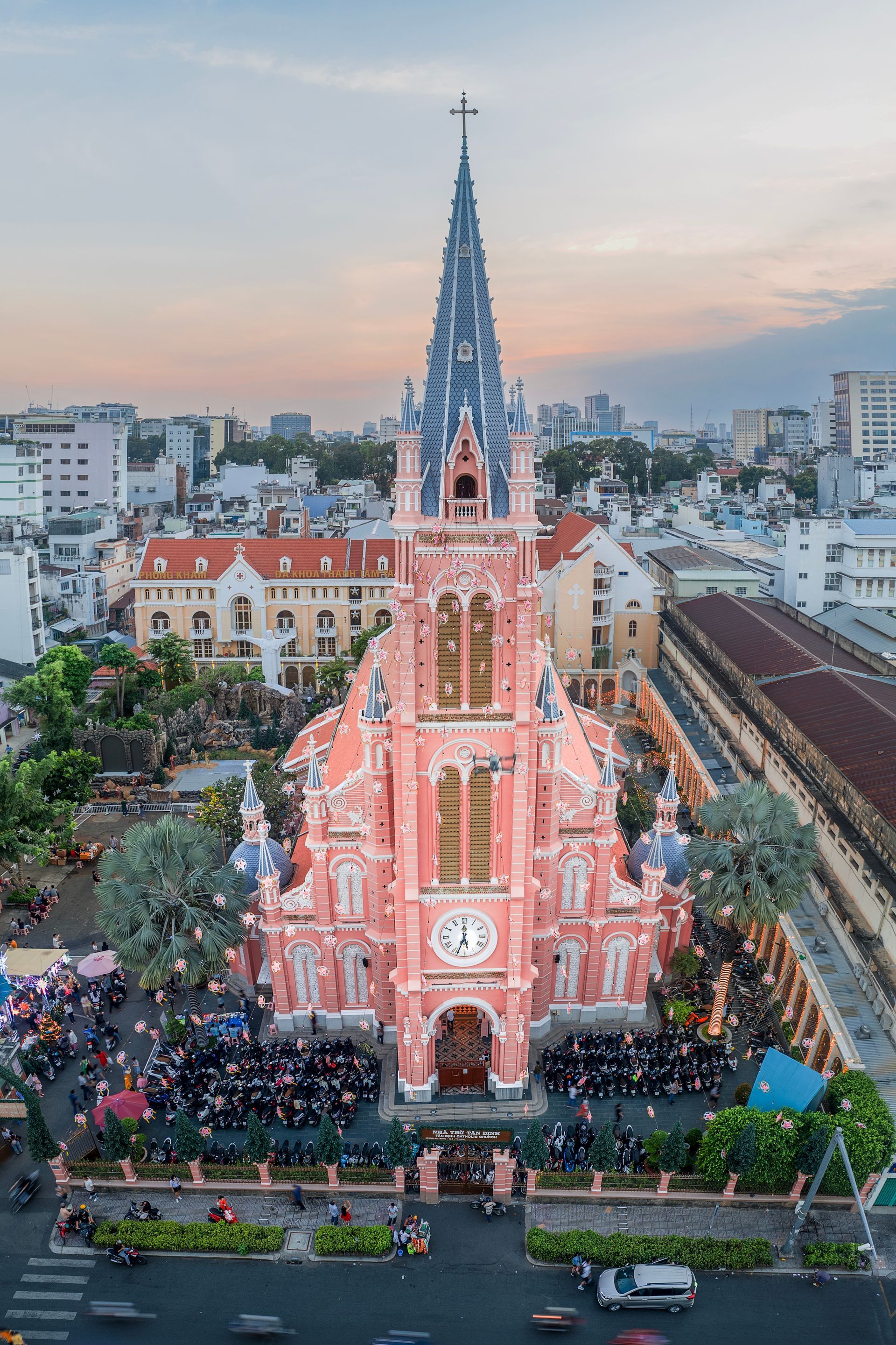  whimsical structure is Tan Dinh Church (Nhà thờ Tân Định). Located in the vibrant District 3 of Ho Chi Minh City, it has evolved from a historic neighborhood parish into one of the most Instagrammed and visually captivating landmarks in Southeast Asia.