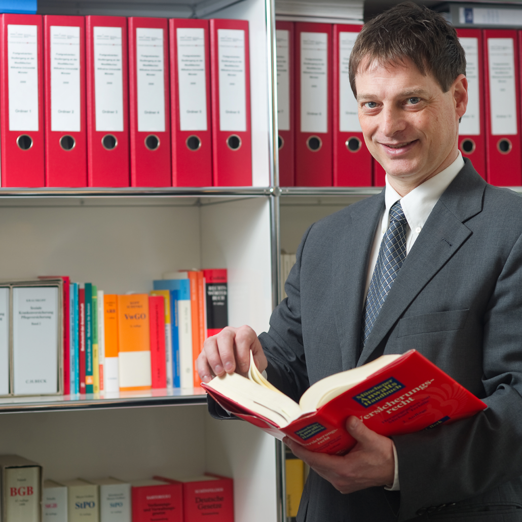 Kochensperger mit Handbuch zum Versicherungsrecht