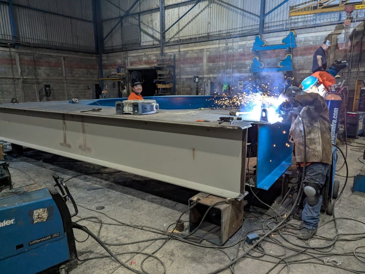 FABRICACIONES Y MONTAJES INDUSTRIALES JRO SA DE CV