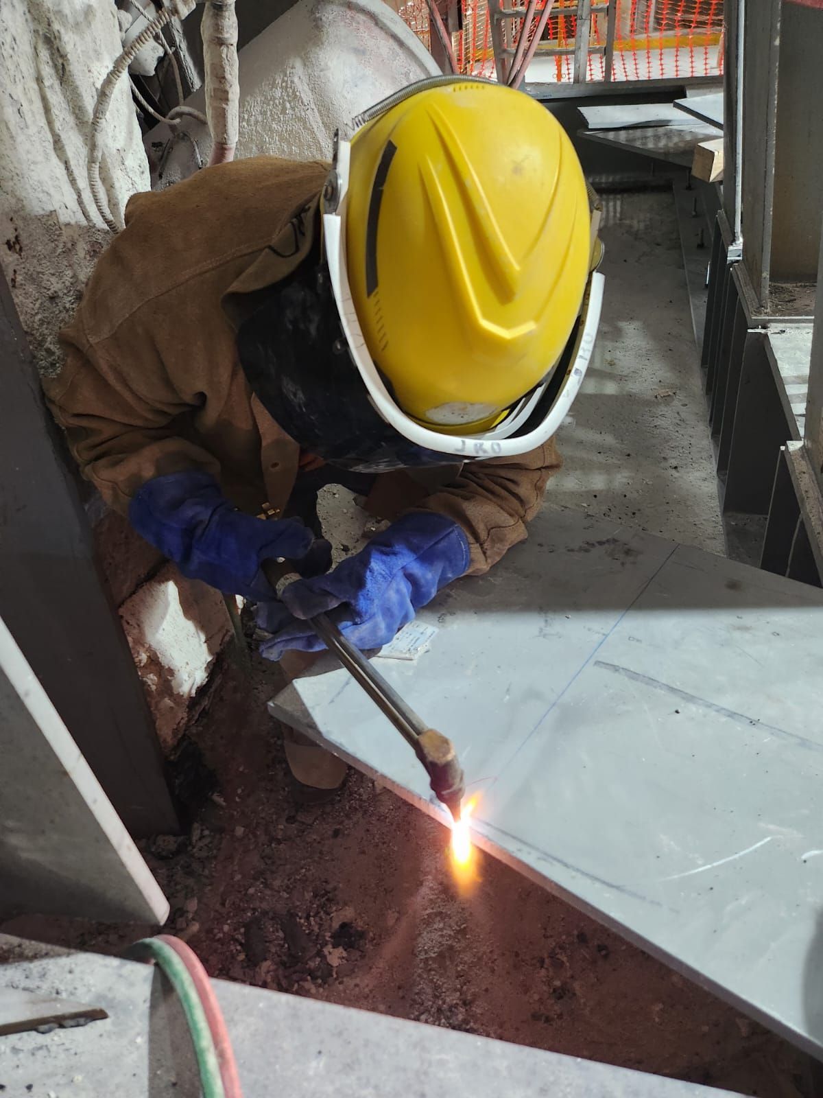 FABRICACIONES Y MONTAJES INDUSTRIALES JRO SA DE CV