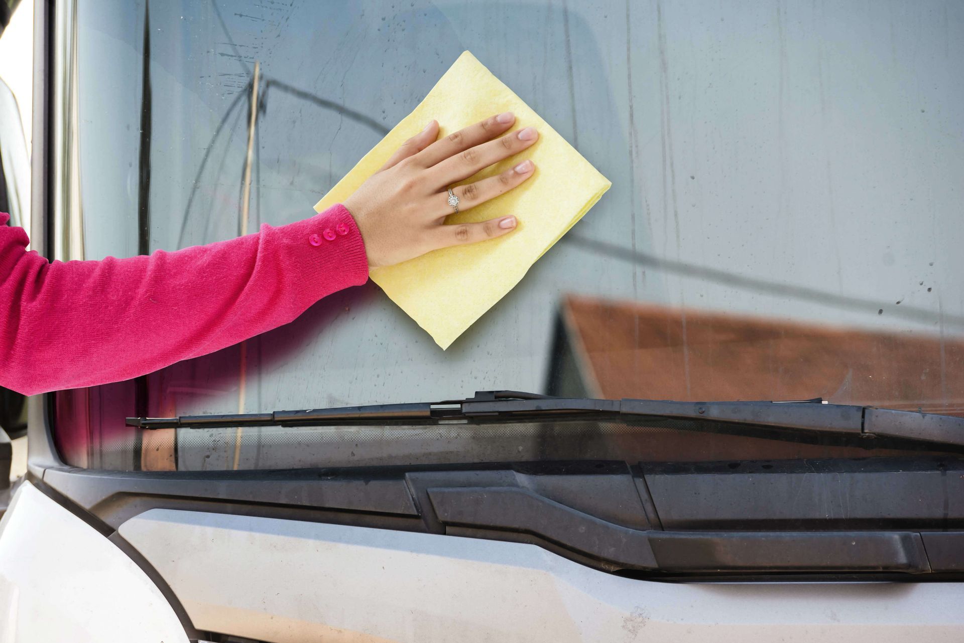 cleaning a damaged windscreen