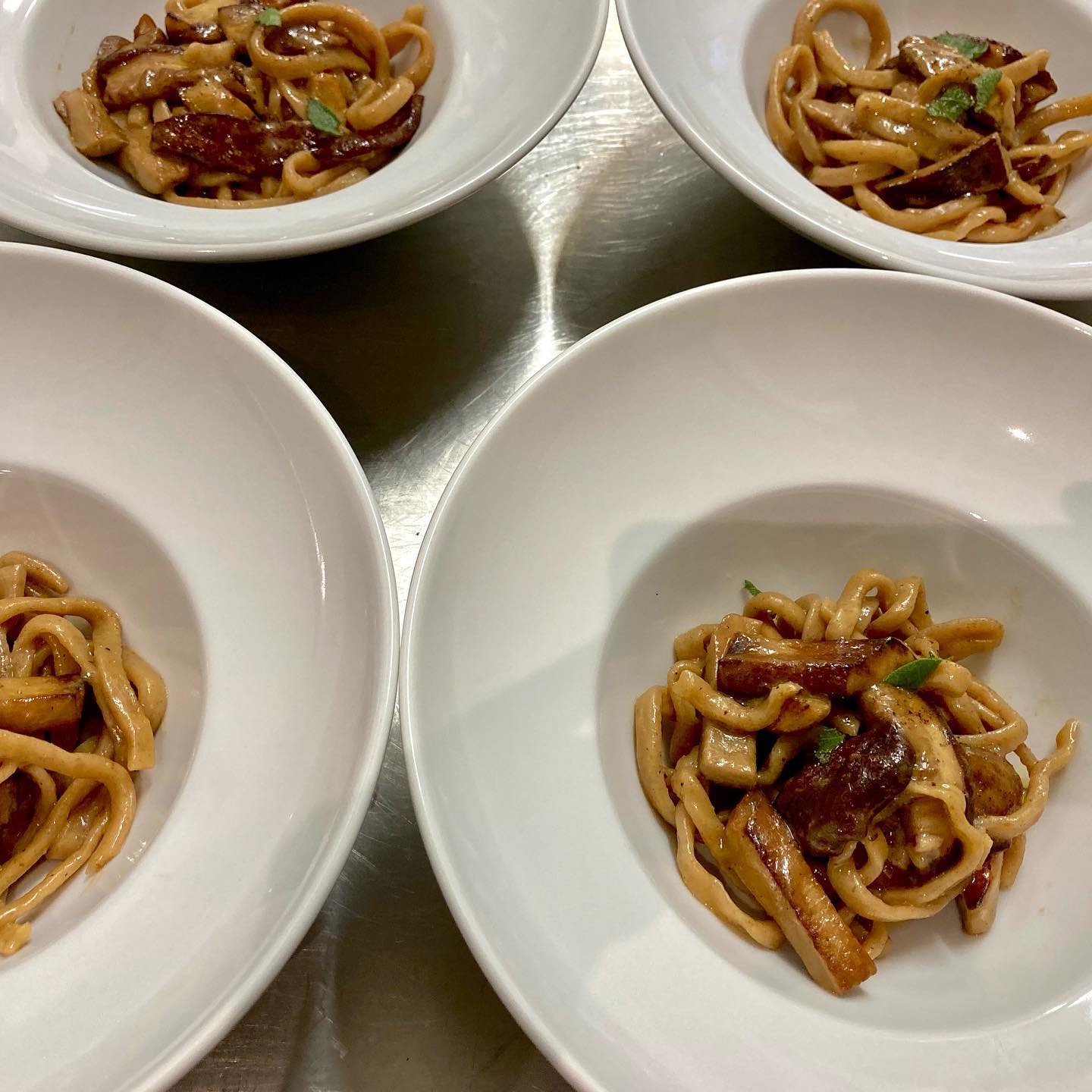 umbricelli con funghi porcini