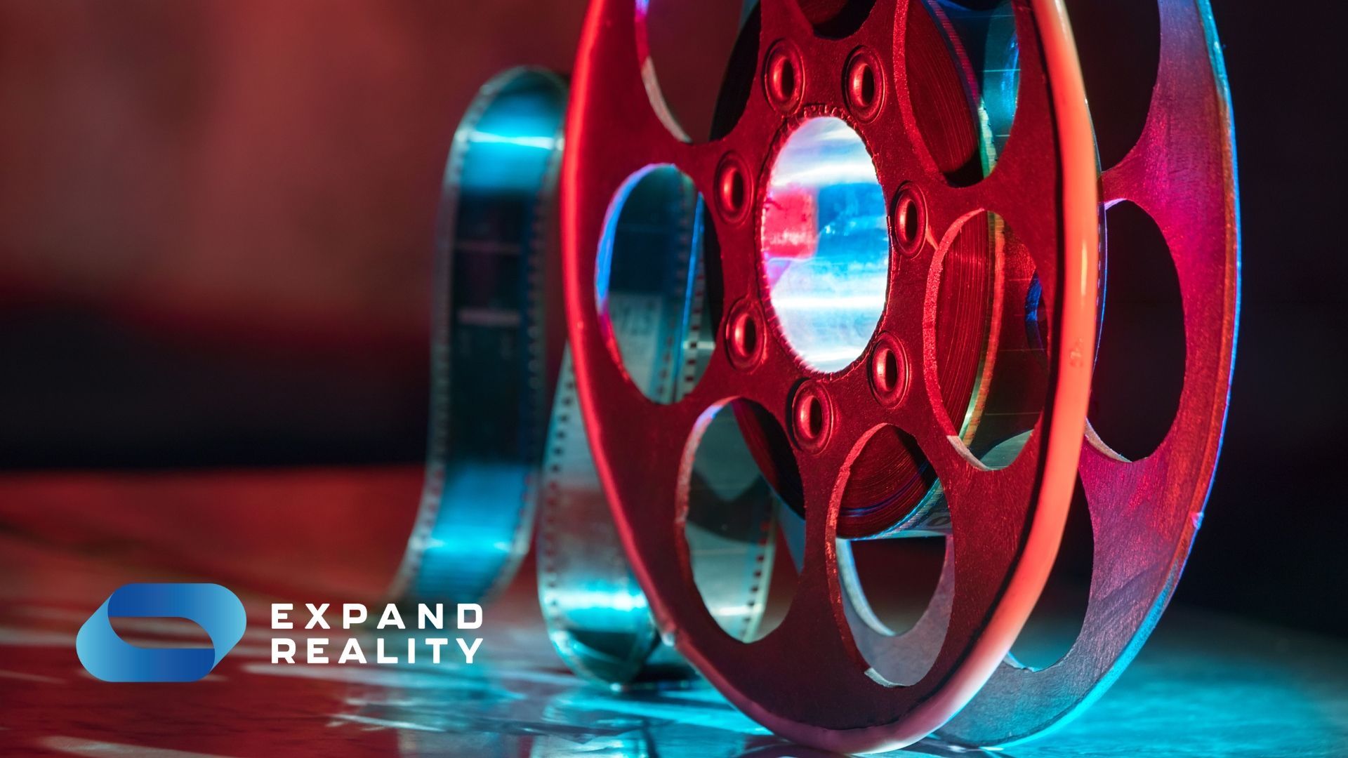 Augmented reality glasses have the power to change the cinema-going experience as we know it. How? Read all about it in our handy 5-minute guide.