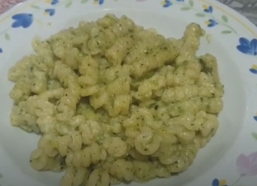 Pasta con crema di zucchine e Philadelphia con Magic Cooker
