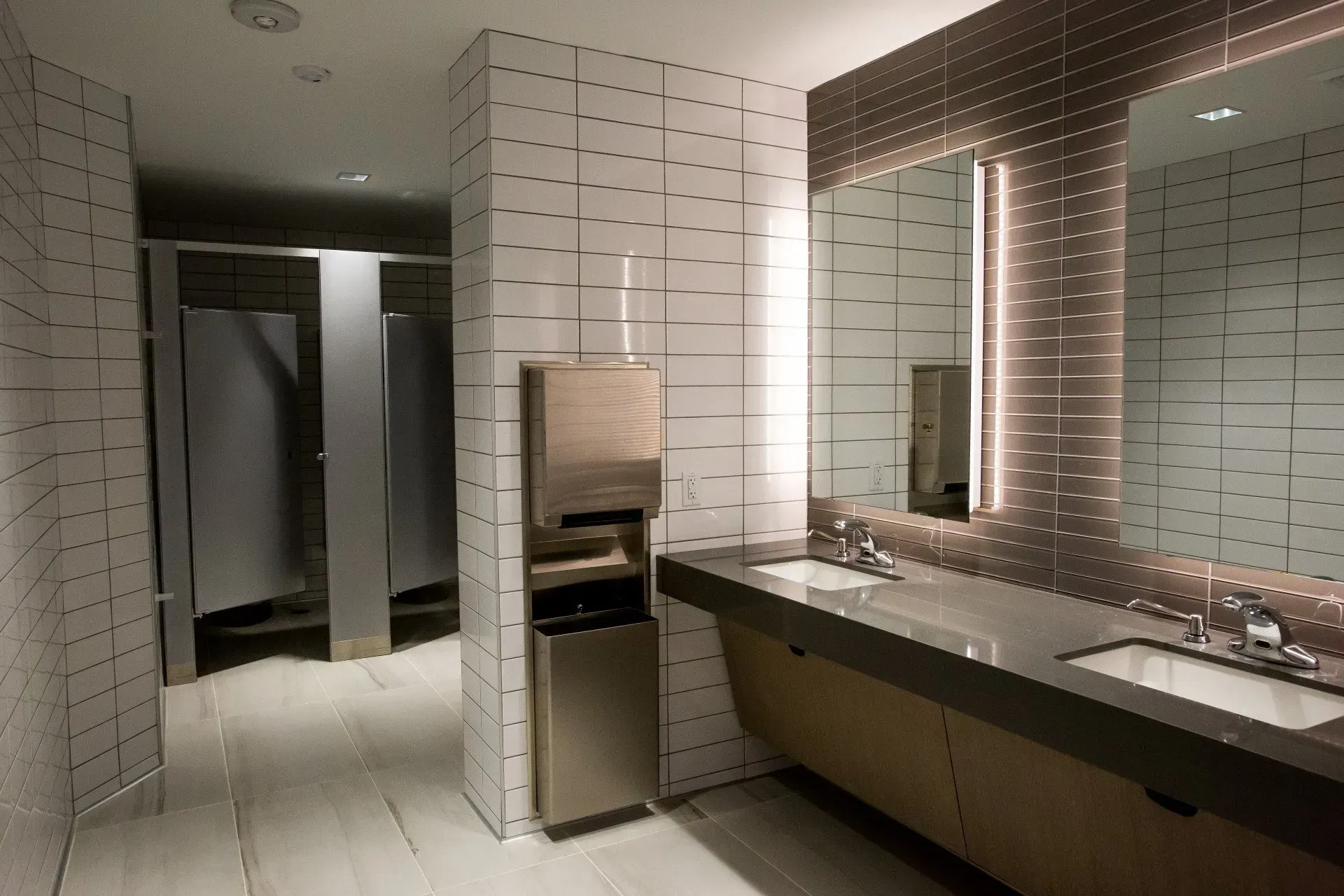 Gallery #23 – Canoga Park, CA – Eurocraft Cabinets, Inc.