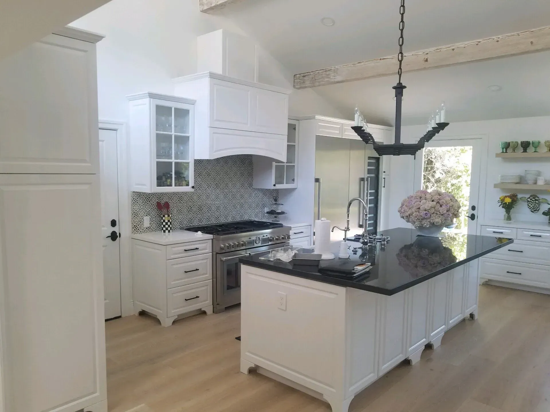 Gallery #10 – Canoga Park, CA – Eurocraft Cabinets, Inc.