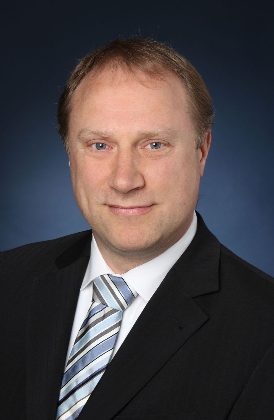 Dr. Erik Bischoff
