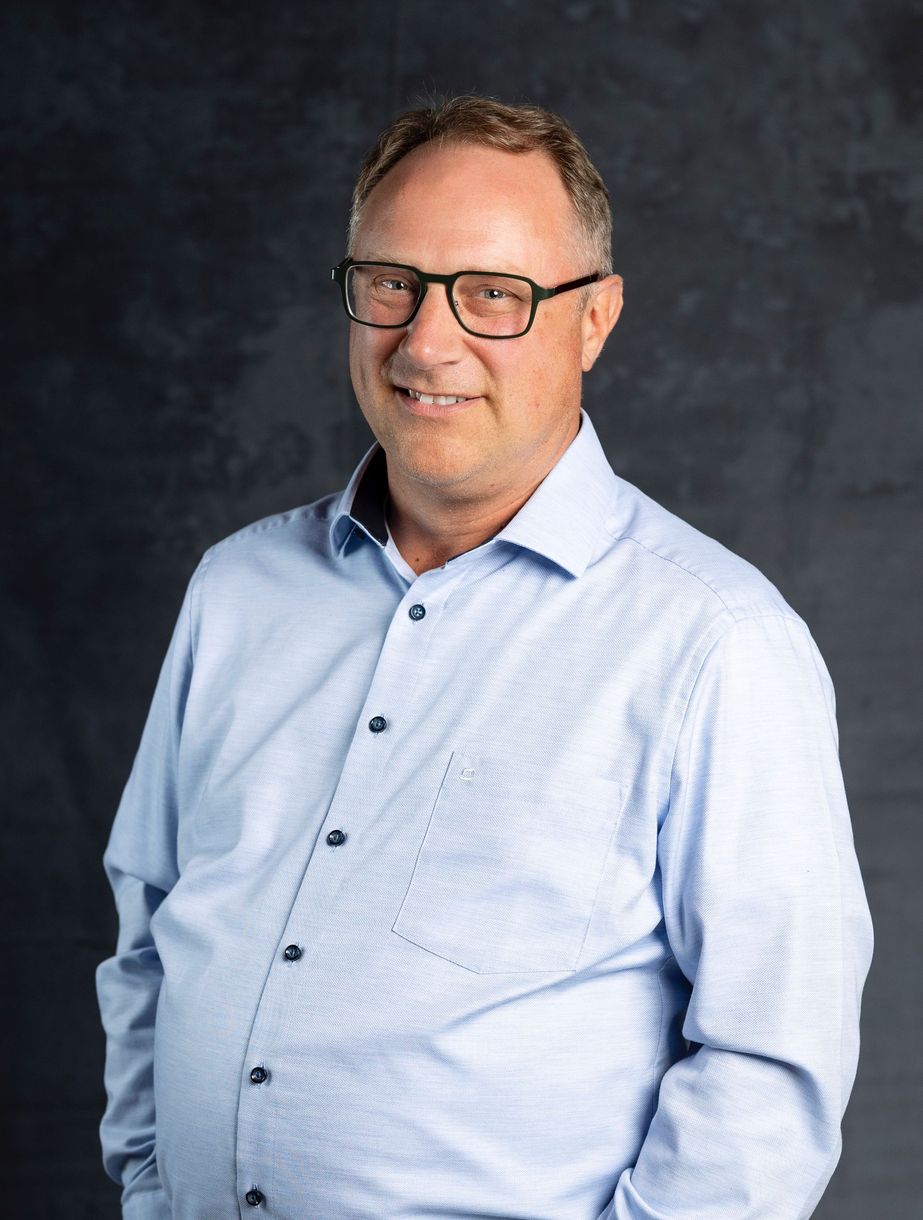 Dr. Erik Bischoff