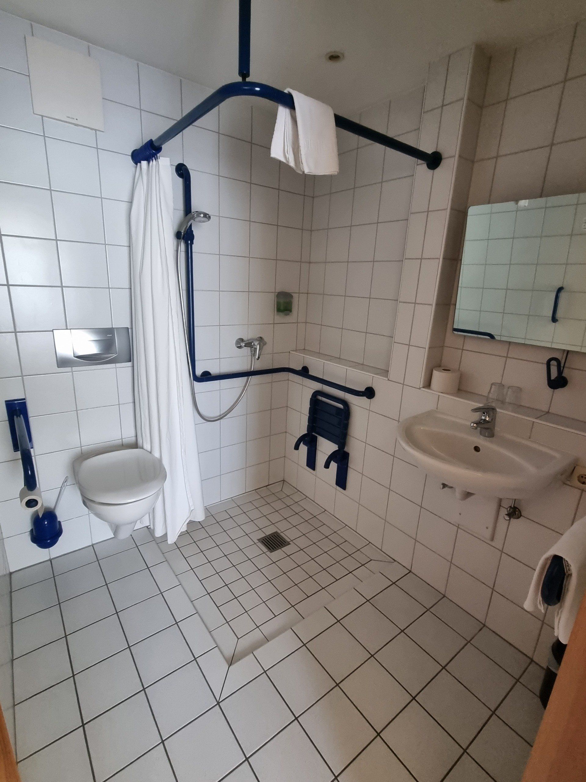 Barrierefreies, Behindertengerechtes Badezimmer Landhaus Fink
