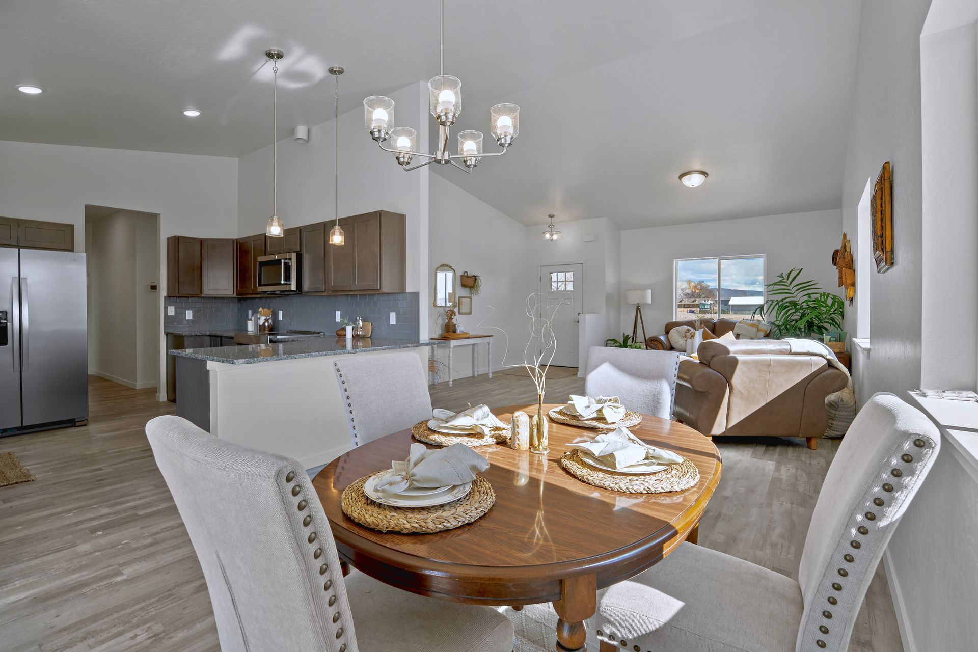 Senergy Builders - Brookfield South Dining Room