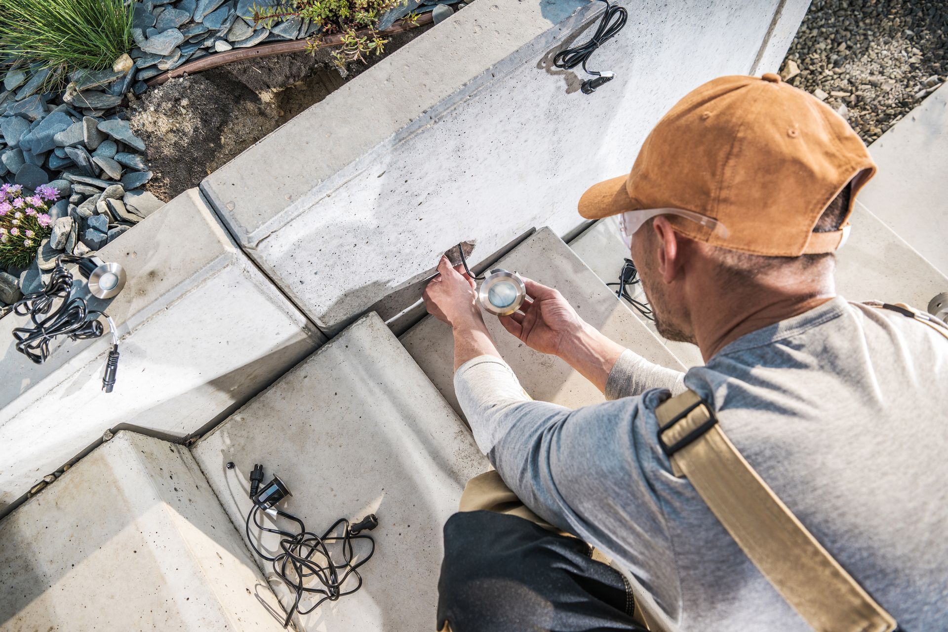 Installing Garden Concrete Stairs Lighting System