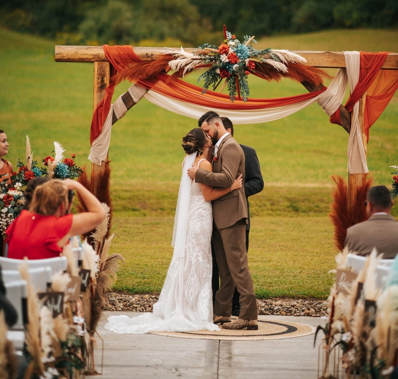 The Evergreen Wedding Barn in West Virginia | Places to get married in West Virginia  | Barn Style Weddings in West Virginia