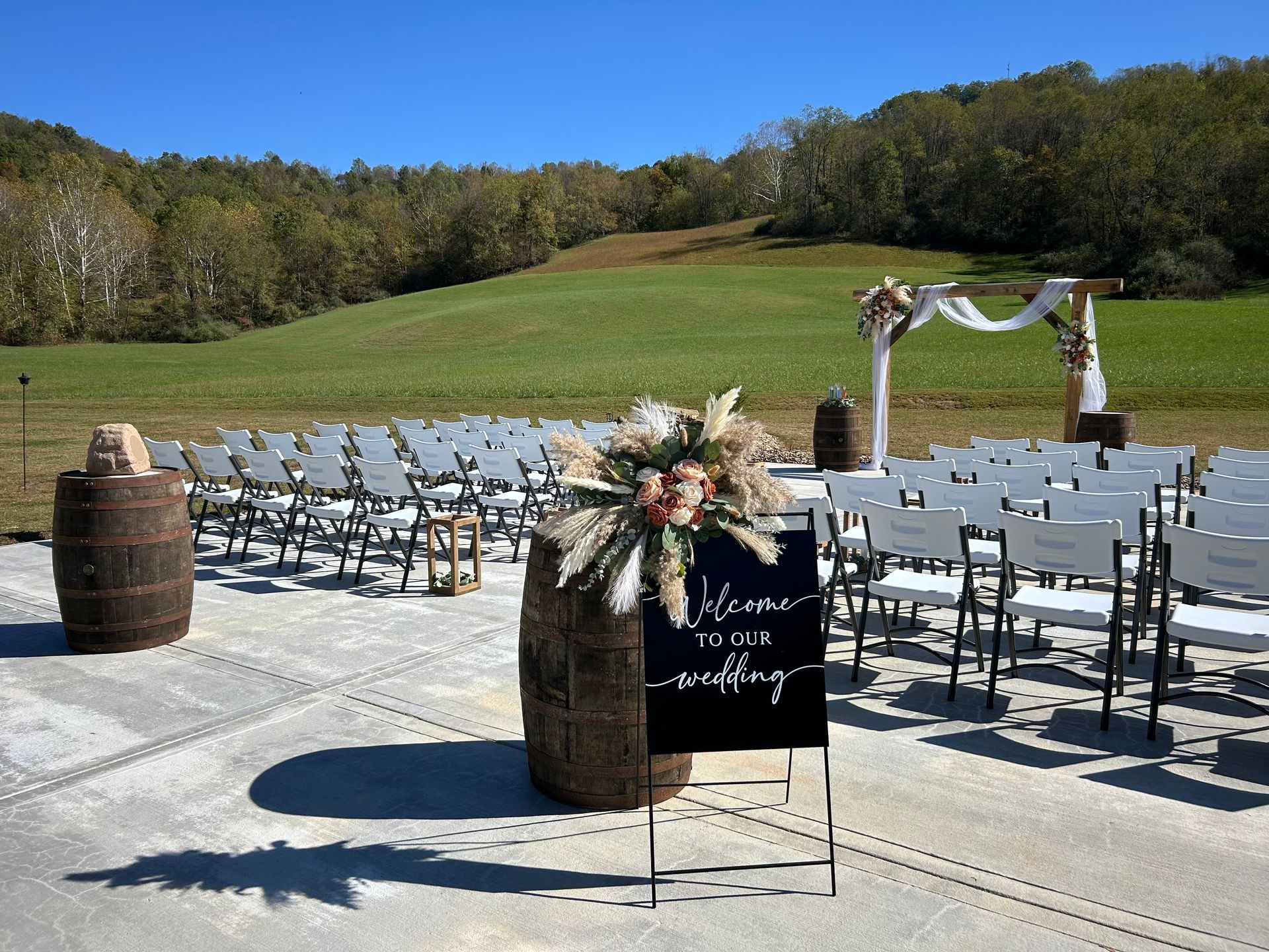 The Evergreen Wedding Barn in West Virginia | Places to get married in West Virginia  | Barn Style Weddings in West Virginia